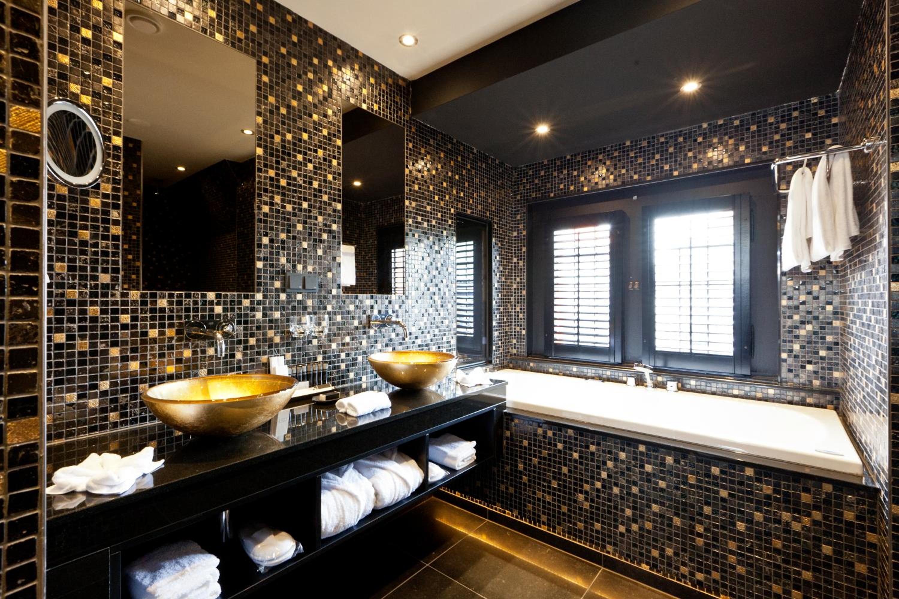 Luxury Suite