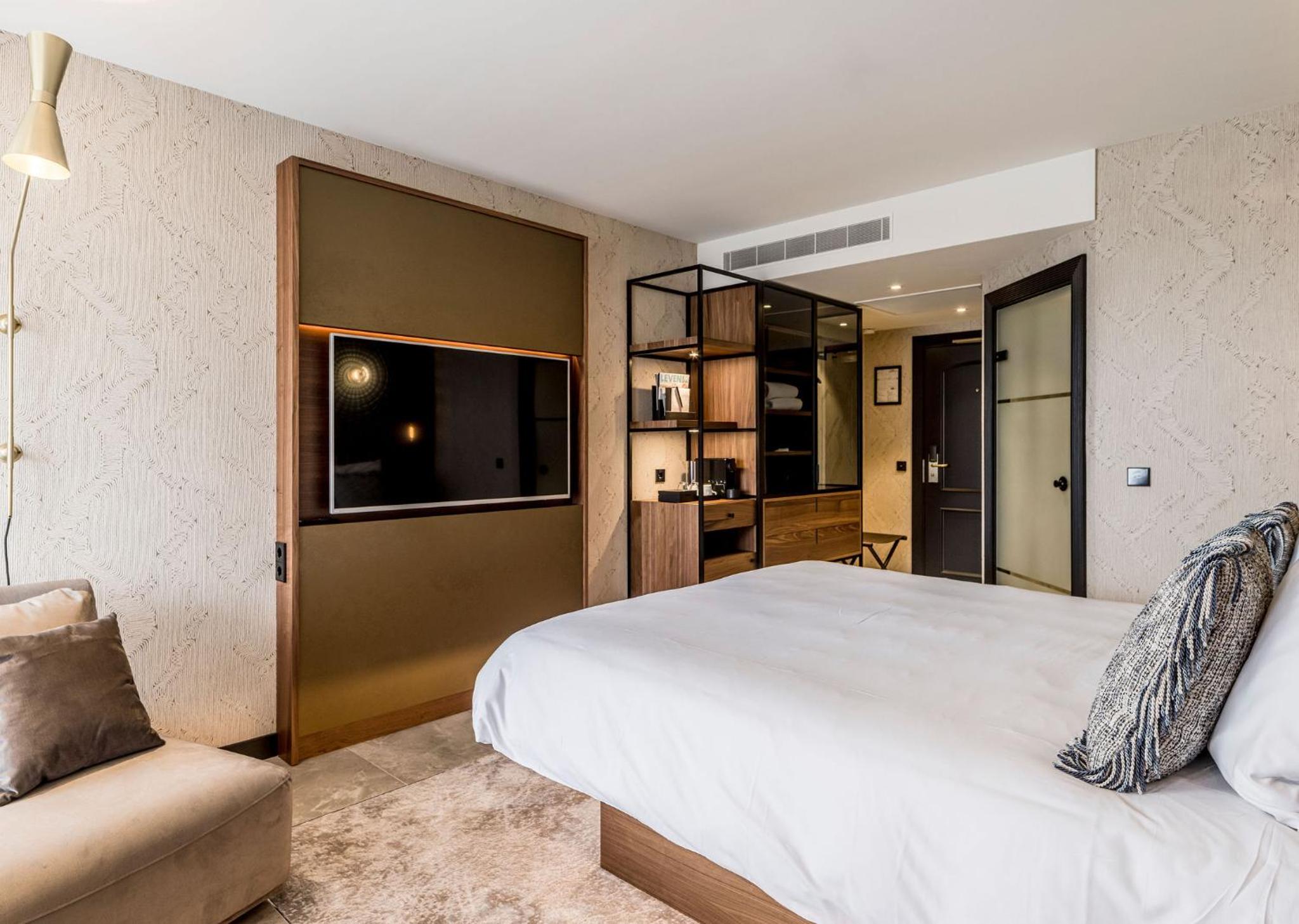 Dutch Delight Double Room with Balcony