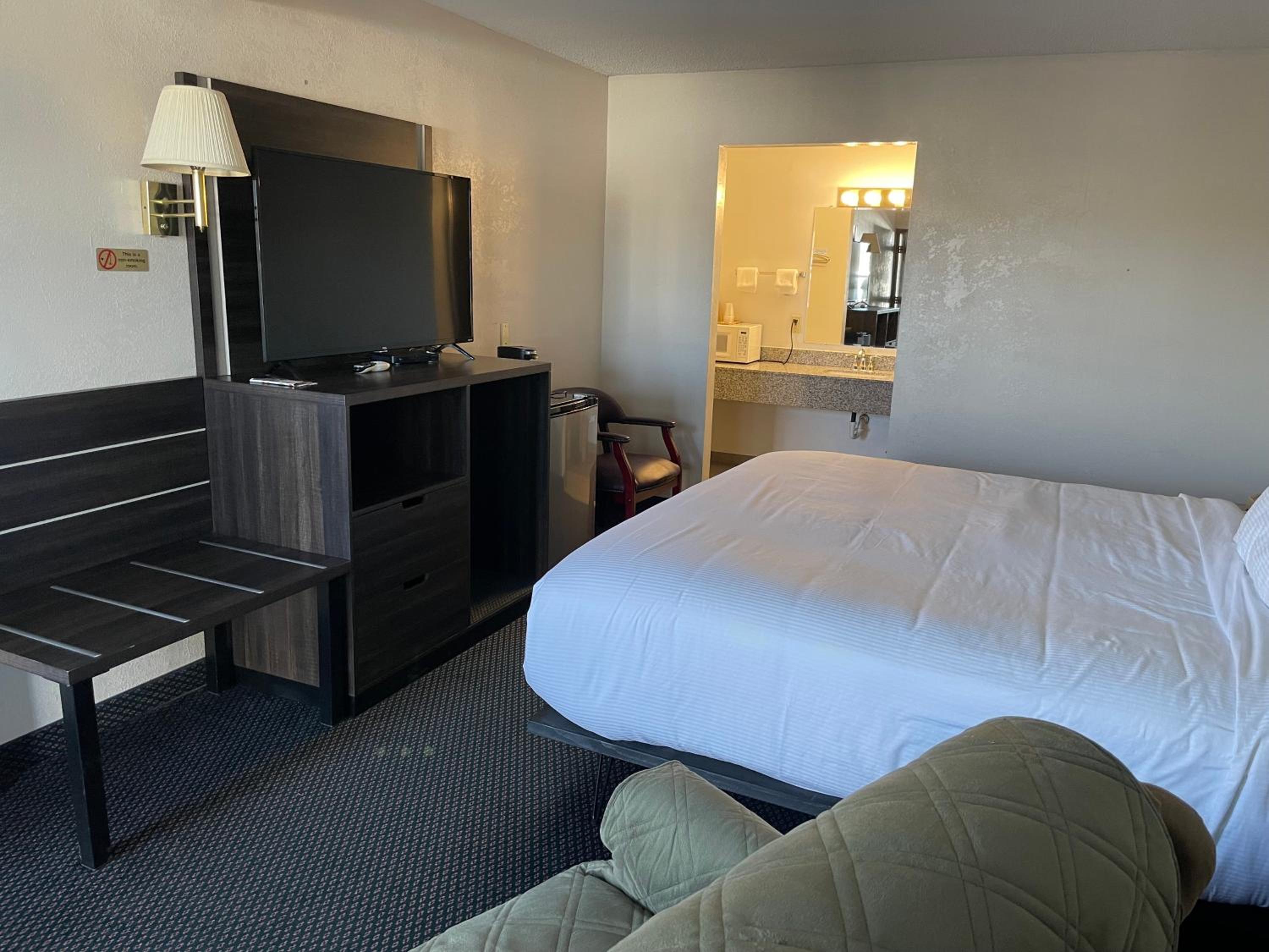 King Room - Non-Smoking