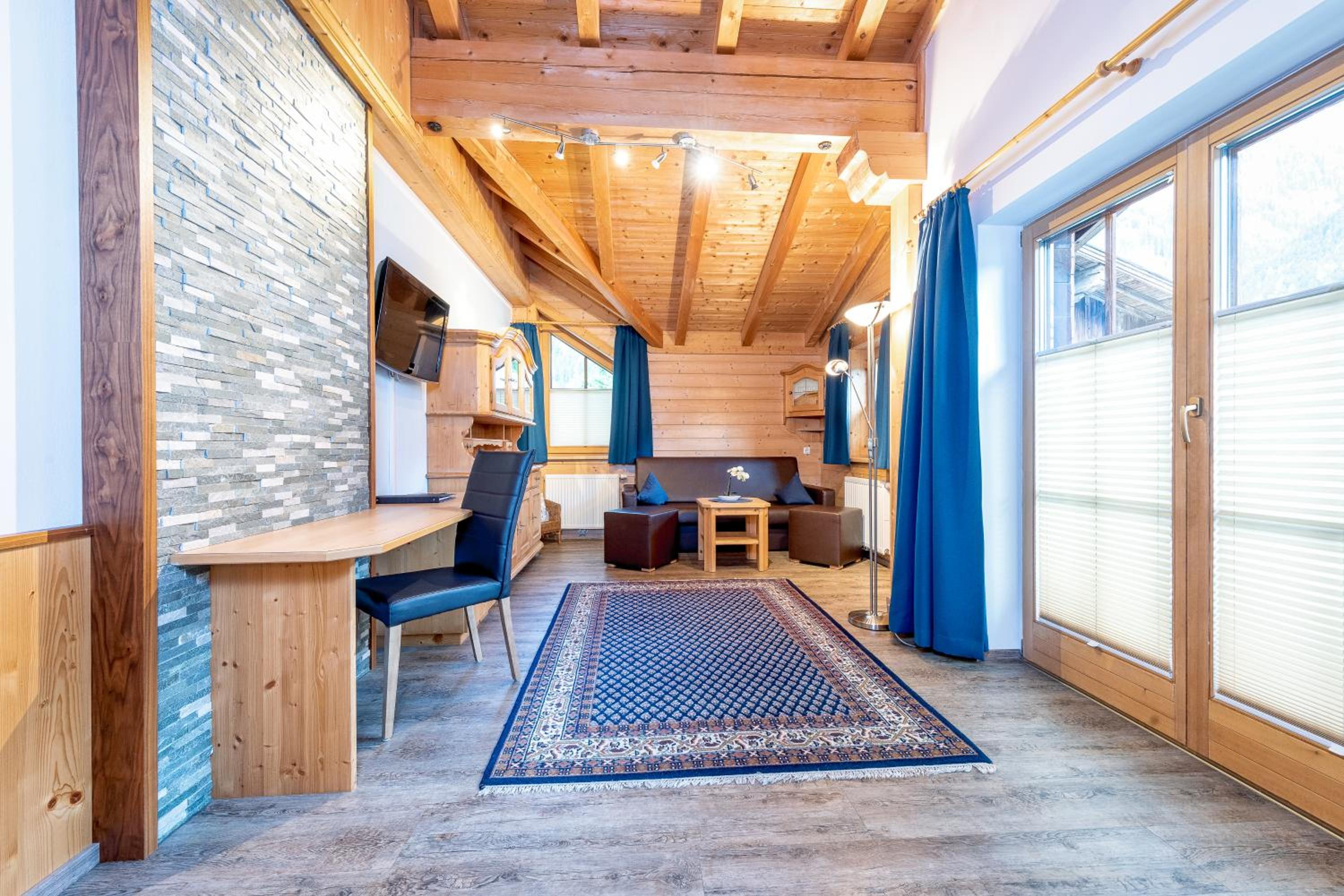 Two-Bedroom Apartment (6 Adults)