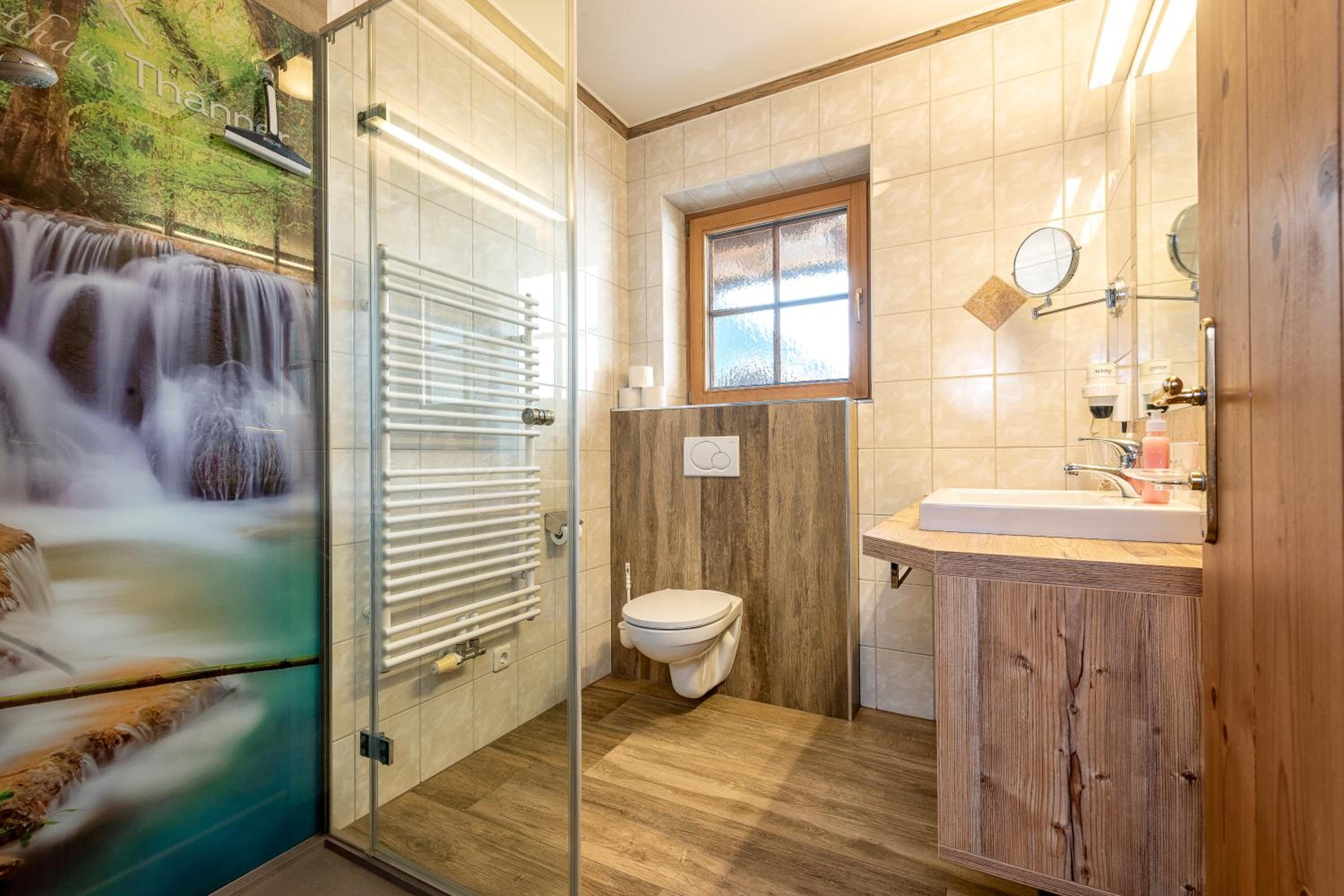 Two-Bedroom Apartment (6 Adults)