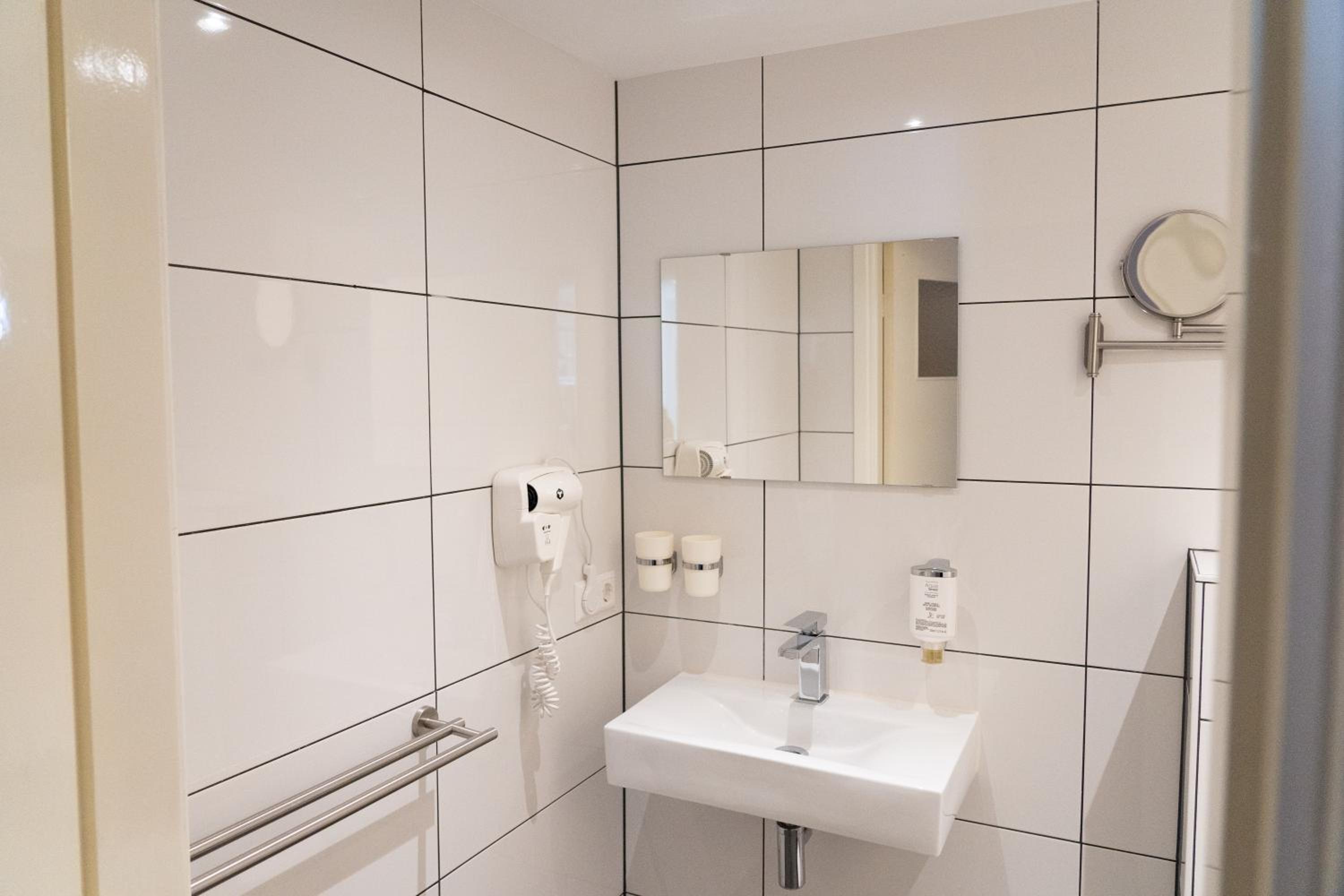 Comfort Room Street Level