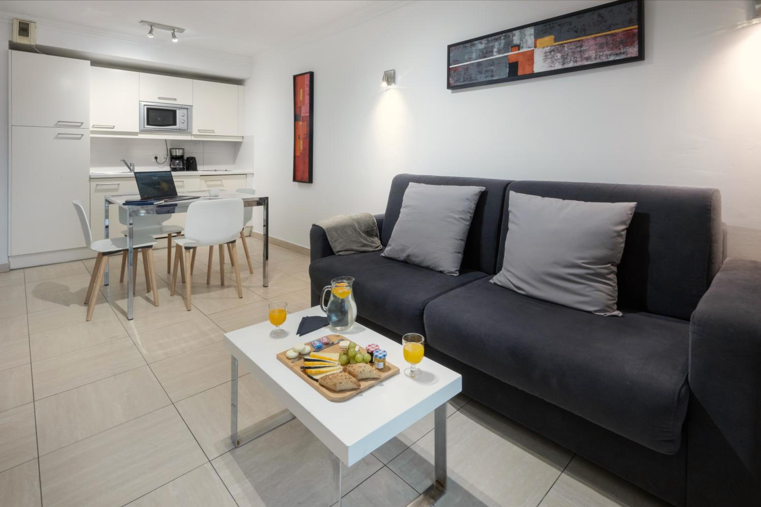 One-Bedroom Apartment (4 Adults)