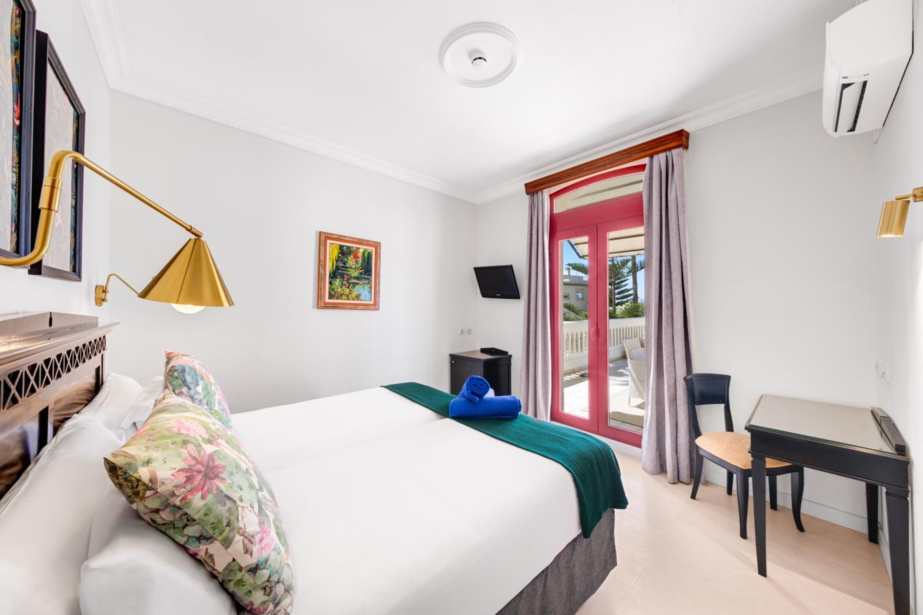 Twin Room with Panoramic Terrace and Sea View