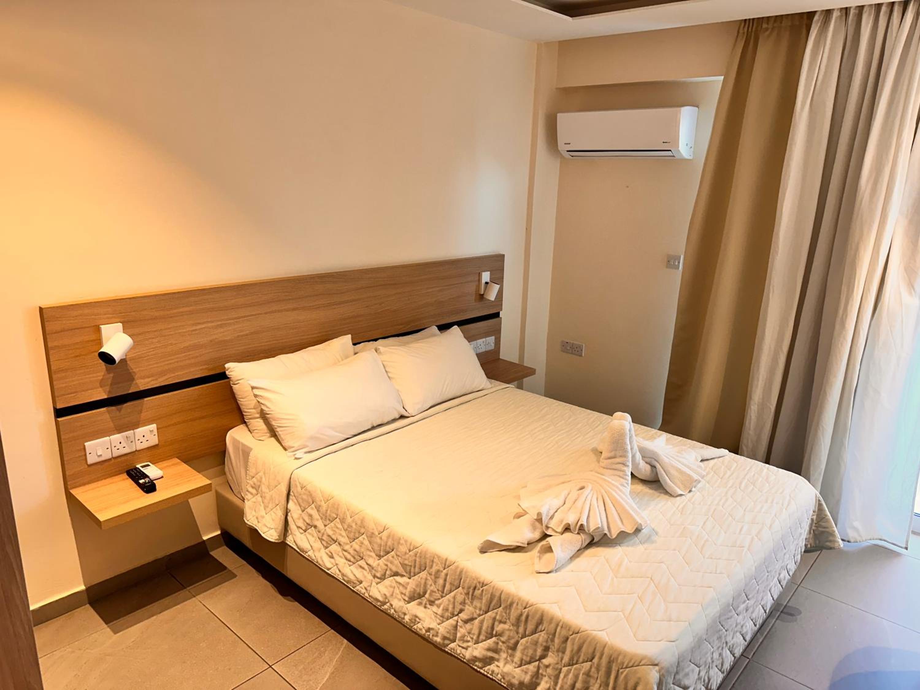 Deluxe Double or Twin Room