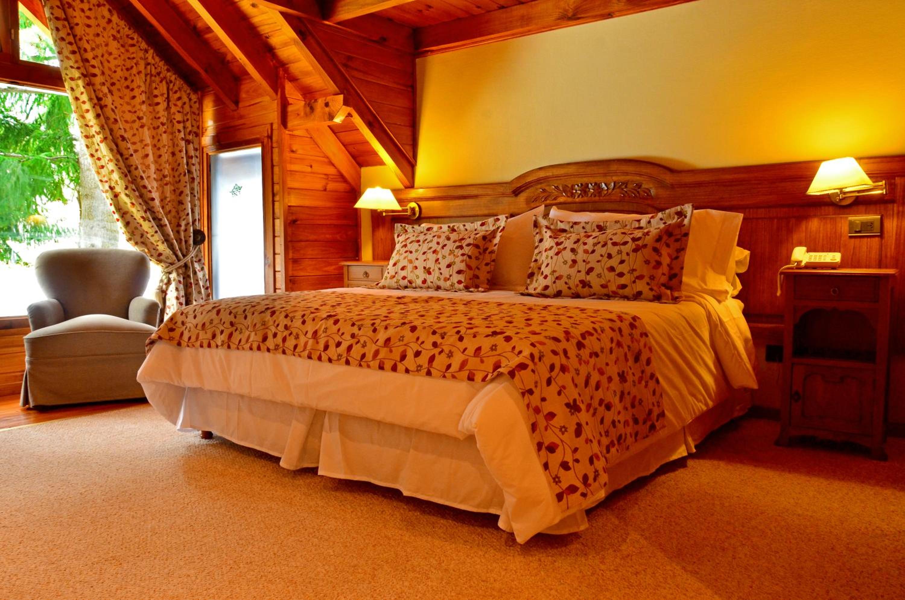 Double or Twin Room with Lake View