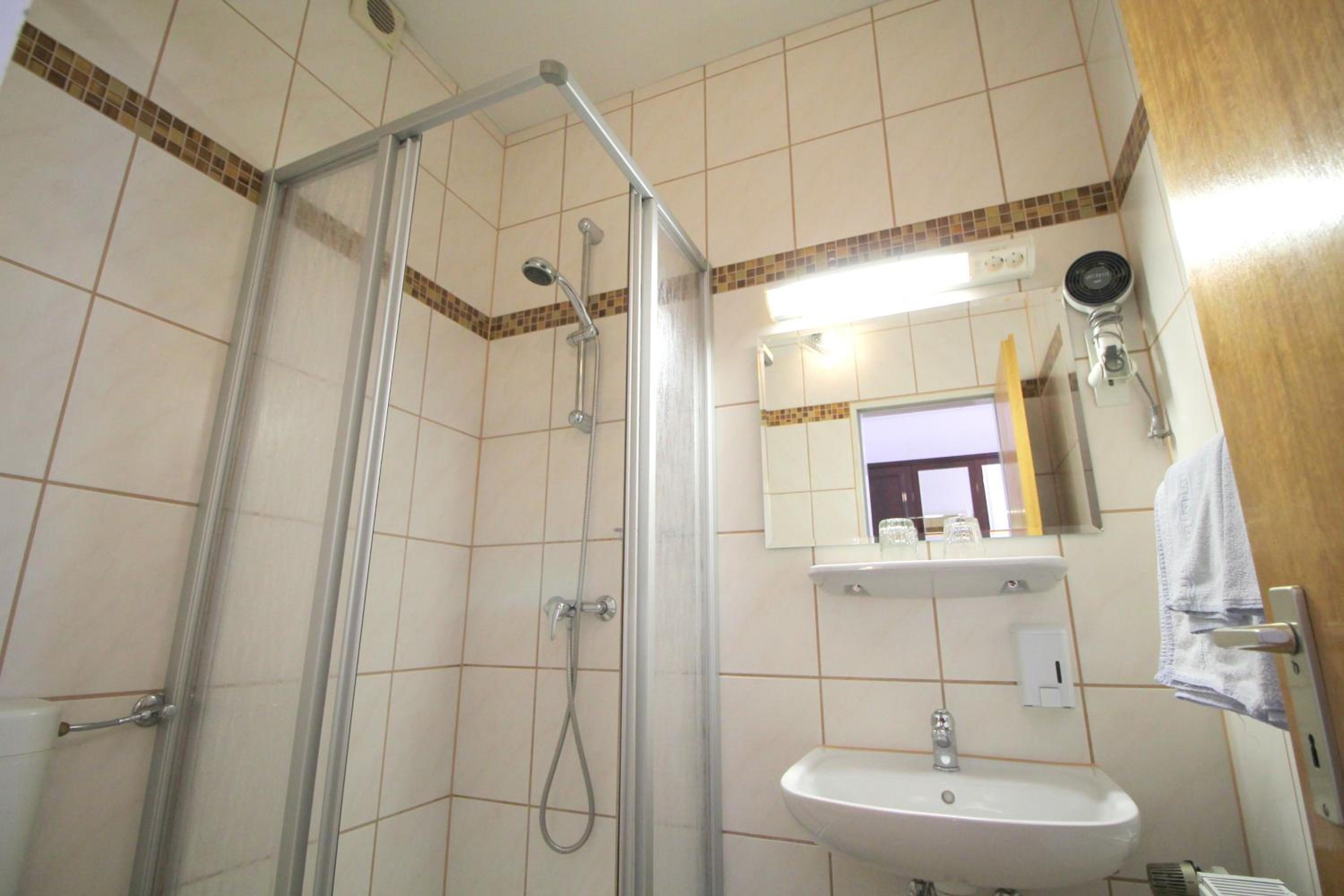 Basic Triple Room