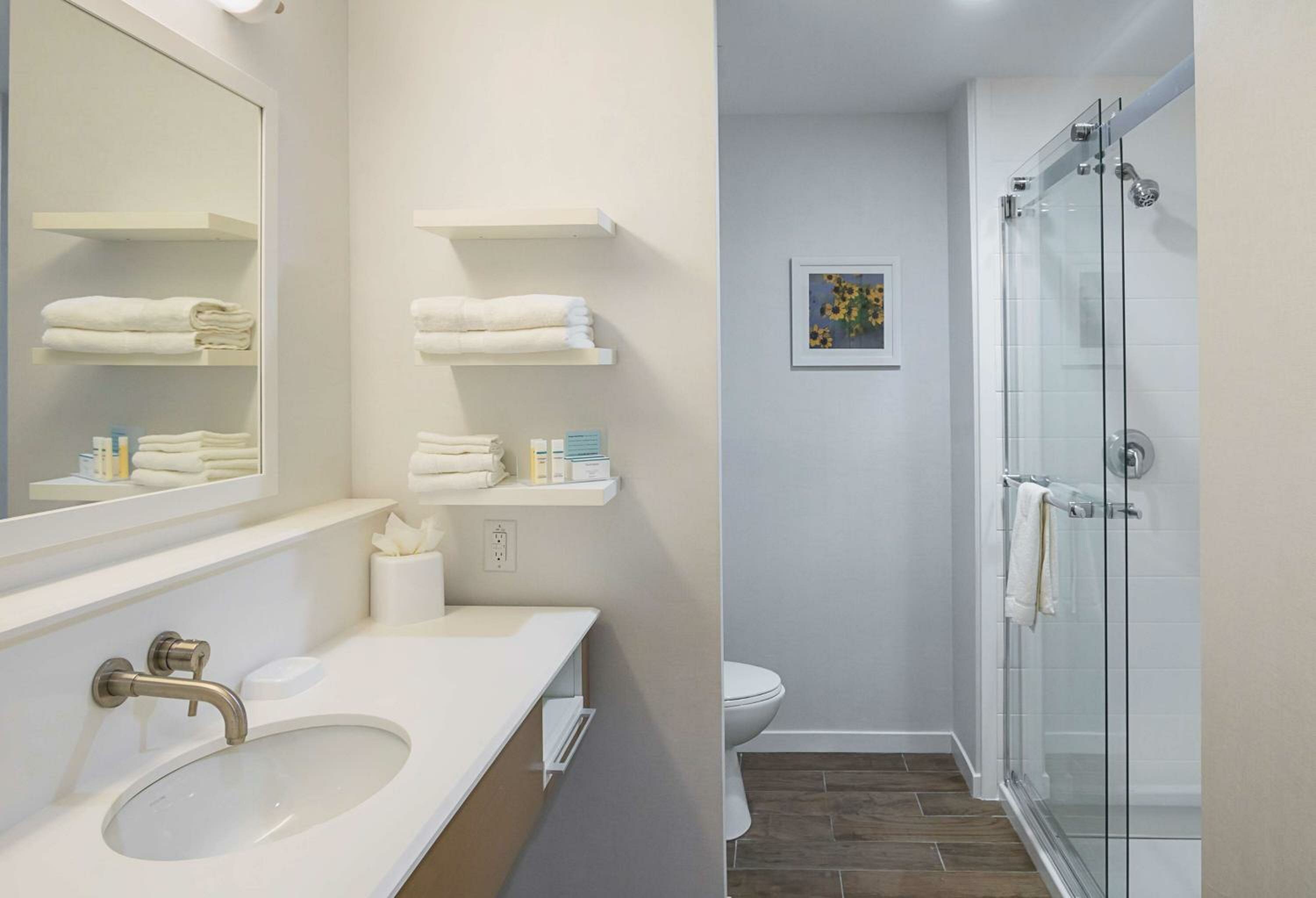 King Suite - Hearing Accessible/Non-Smoking