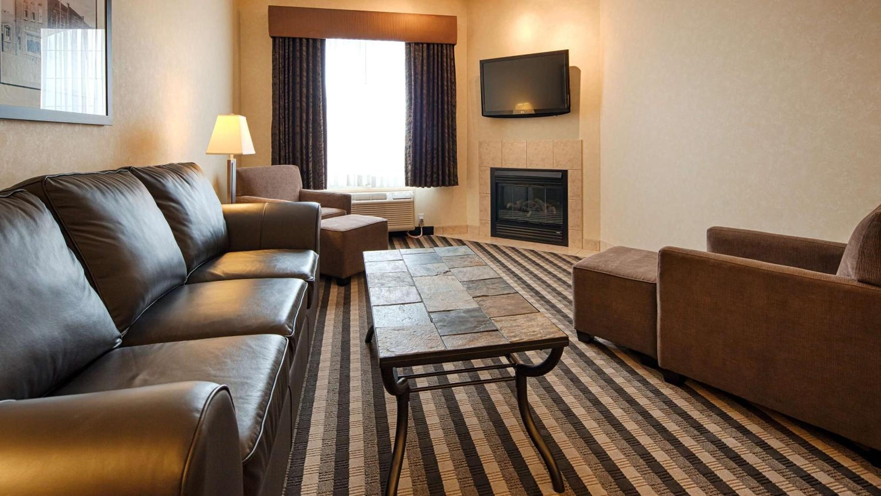 King Suite with Whirlpool - Non-Smoking
