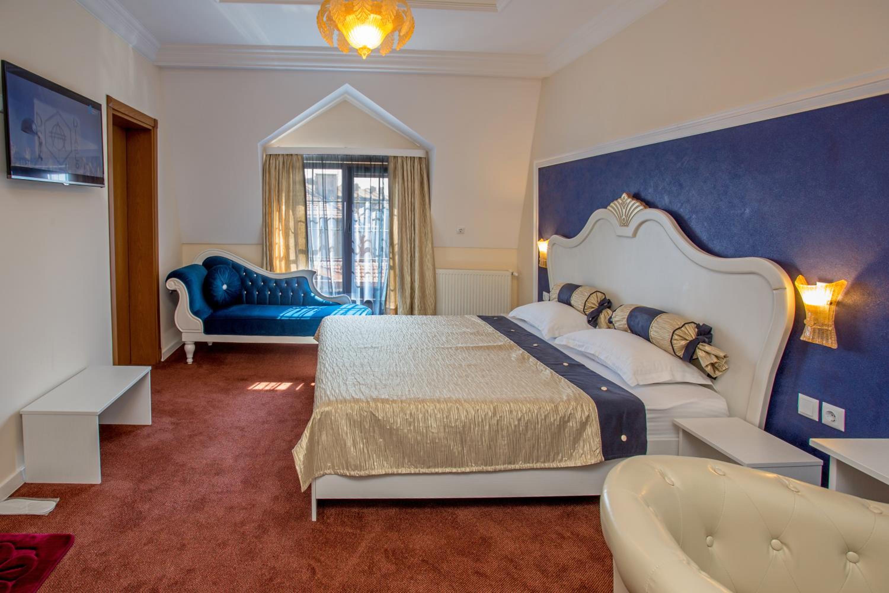 One-Bedroom Suite