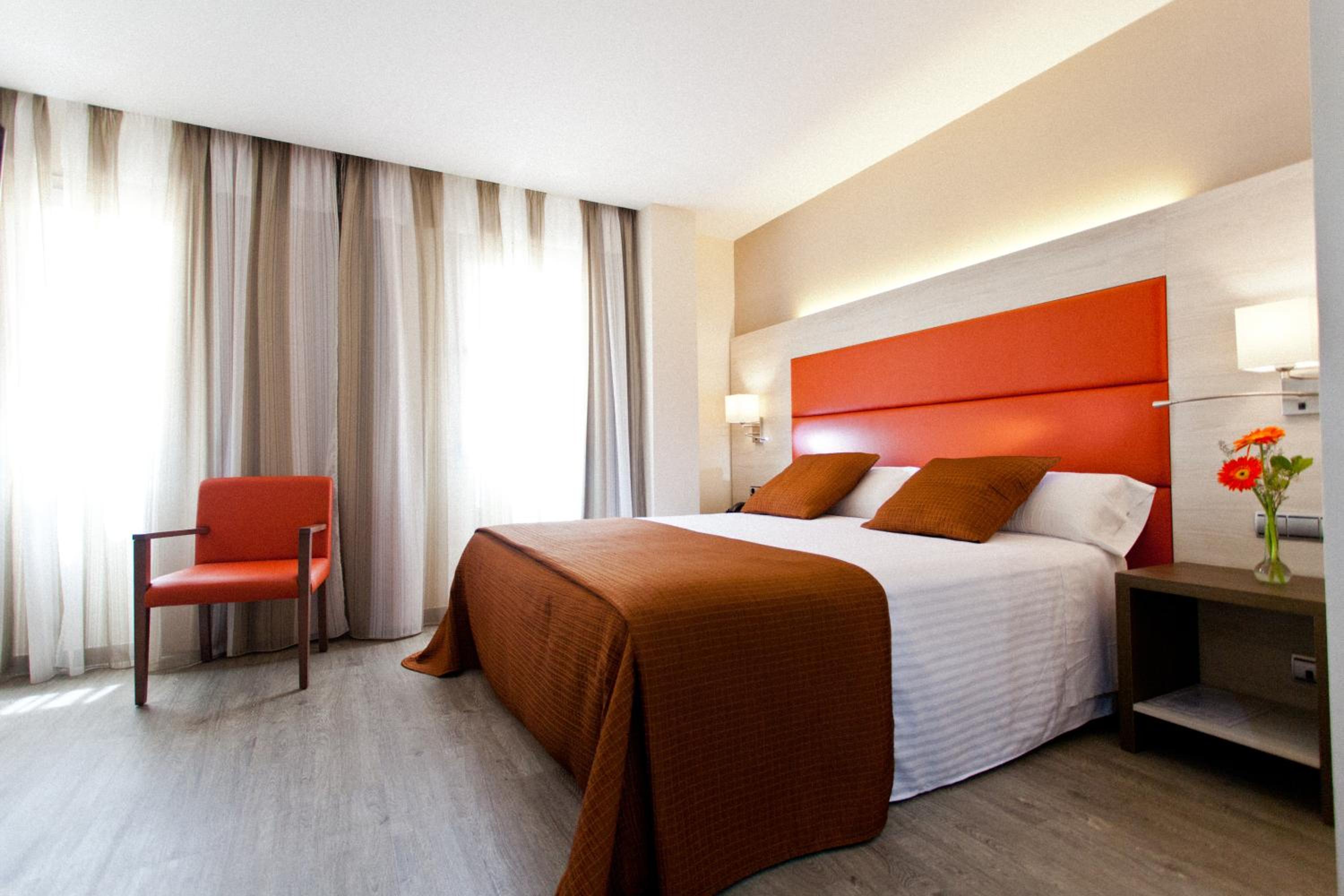 Queen Room with Spa Bath