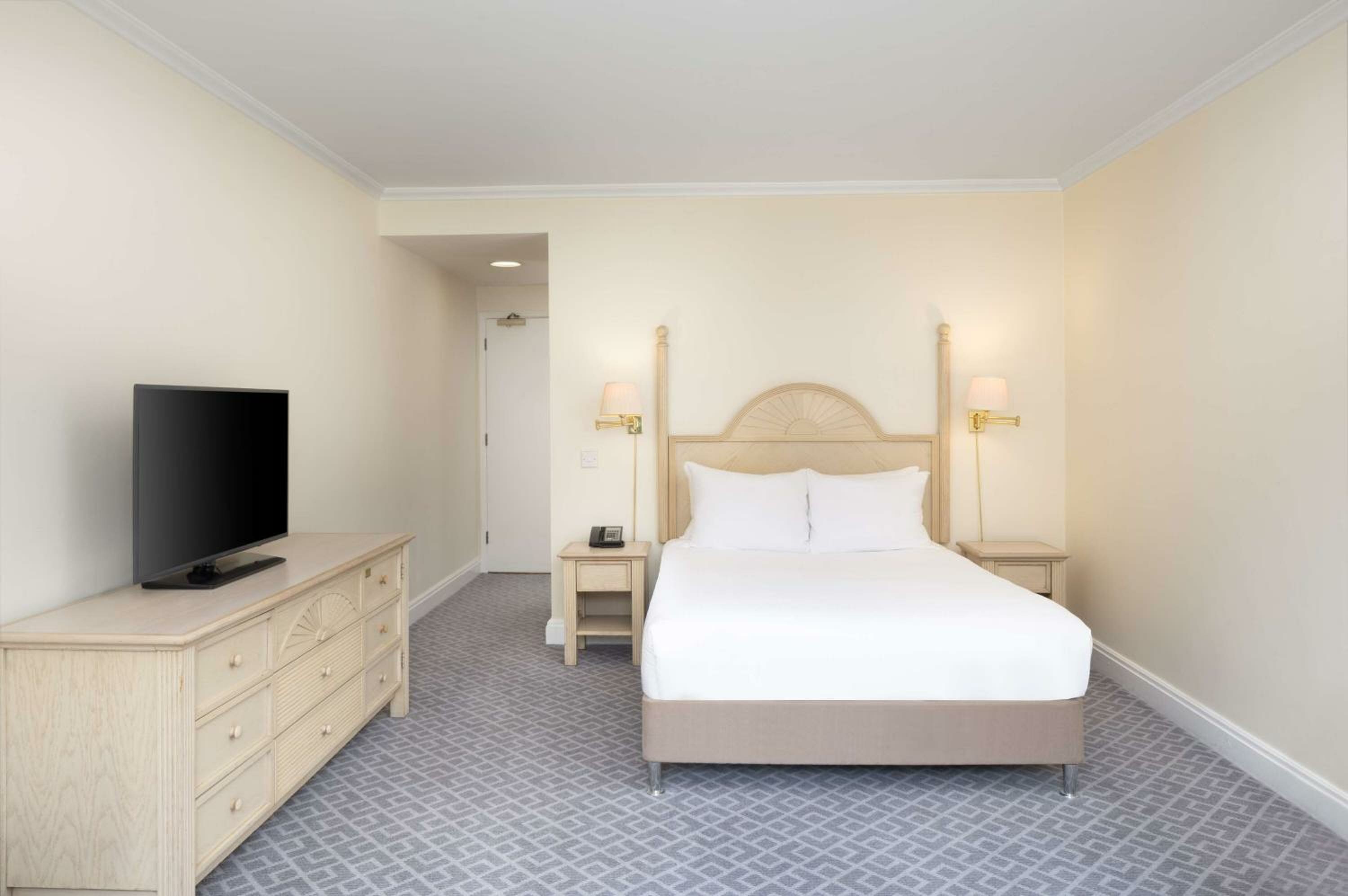 Double Room with Sofa Bed and Courtyard View