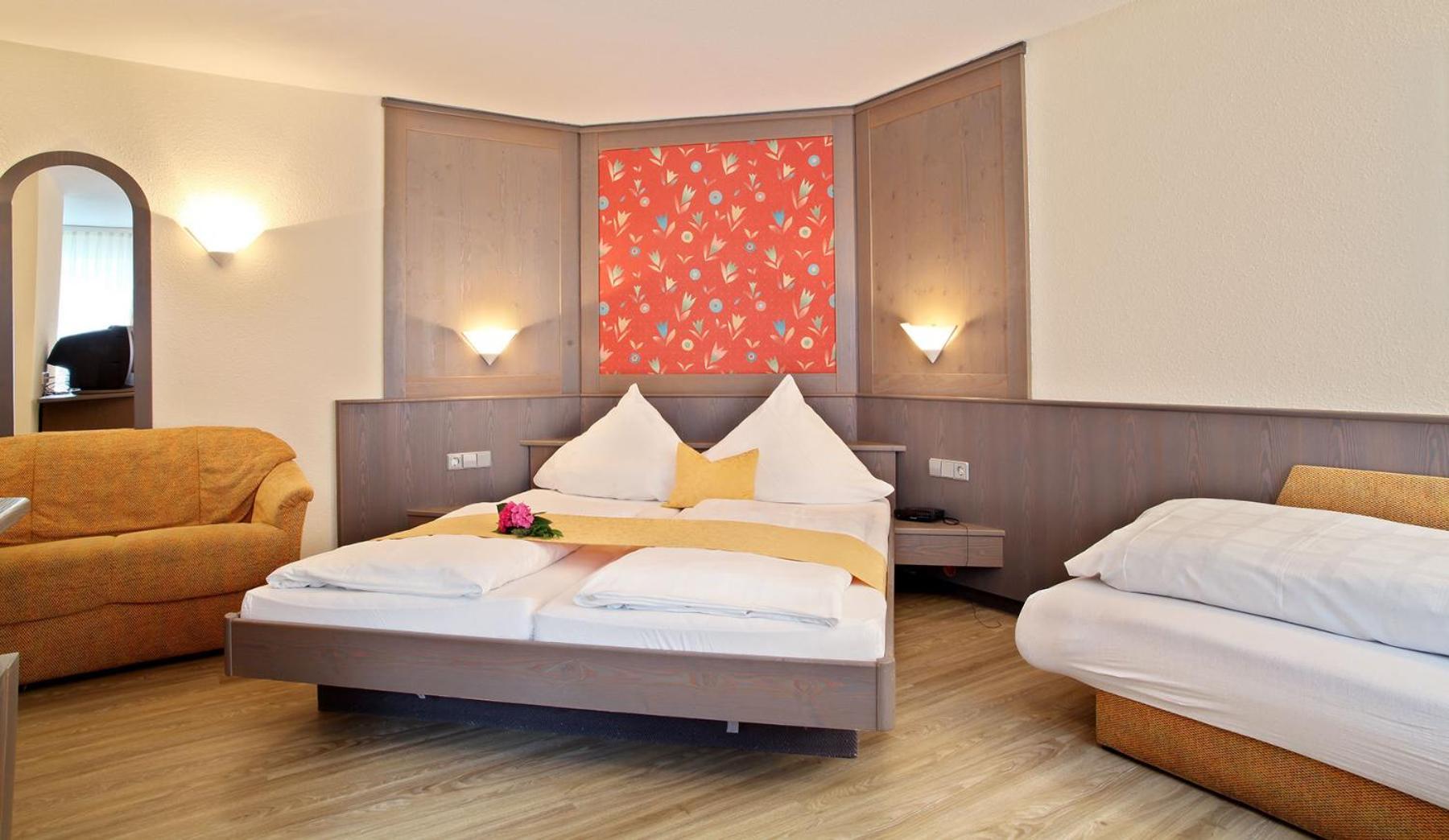Family Room (2 Adults + 2 Children)