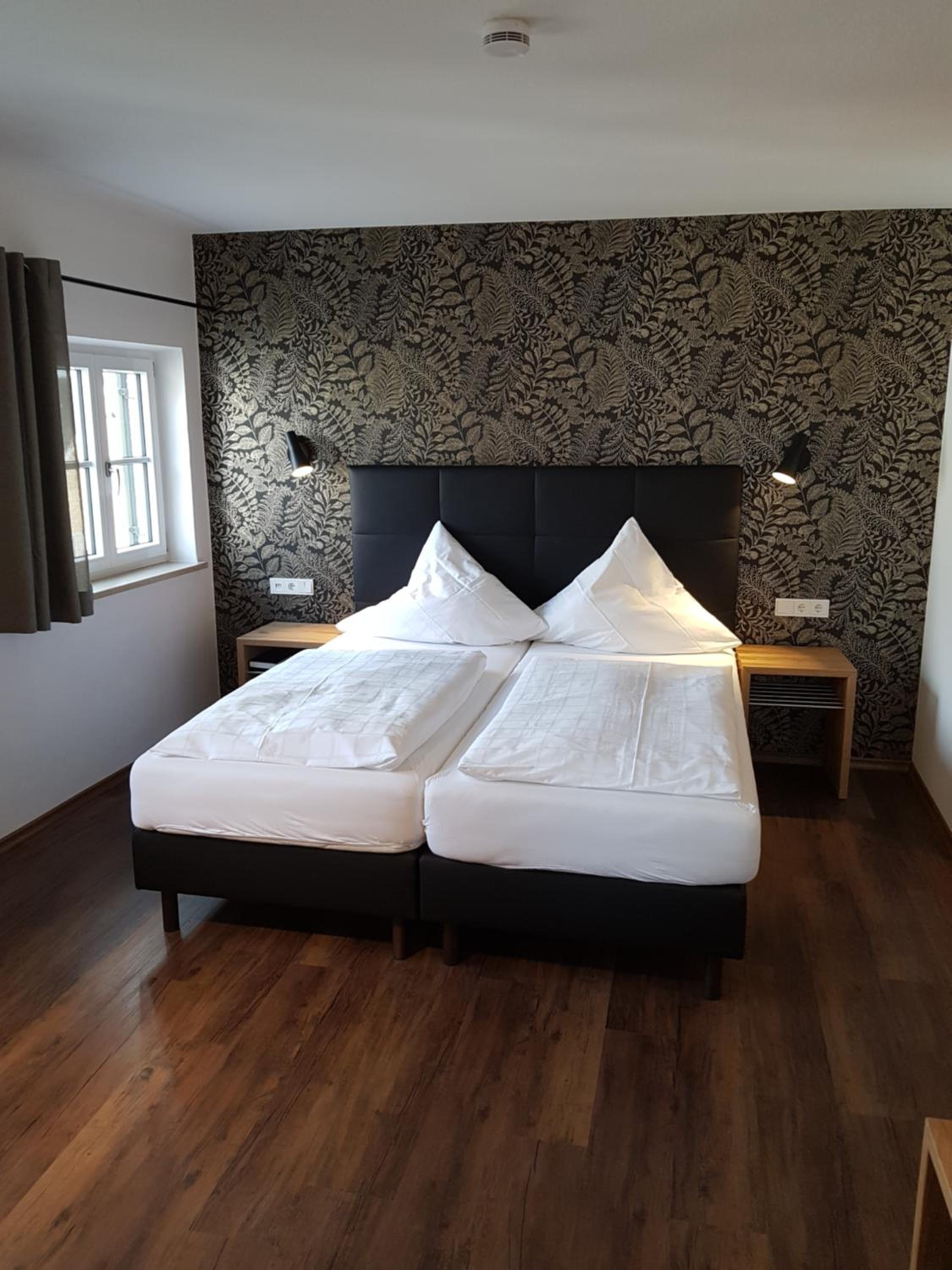 Family Room (2 Adults + 2 Children)