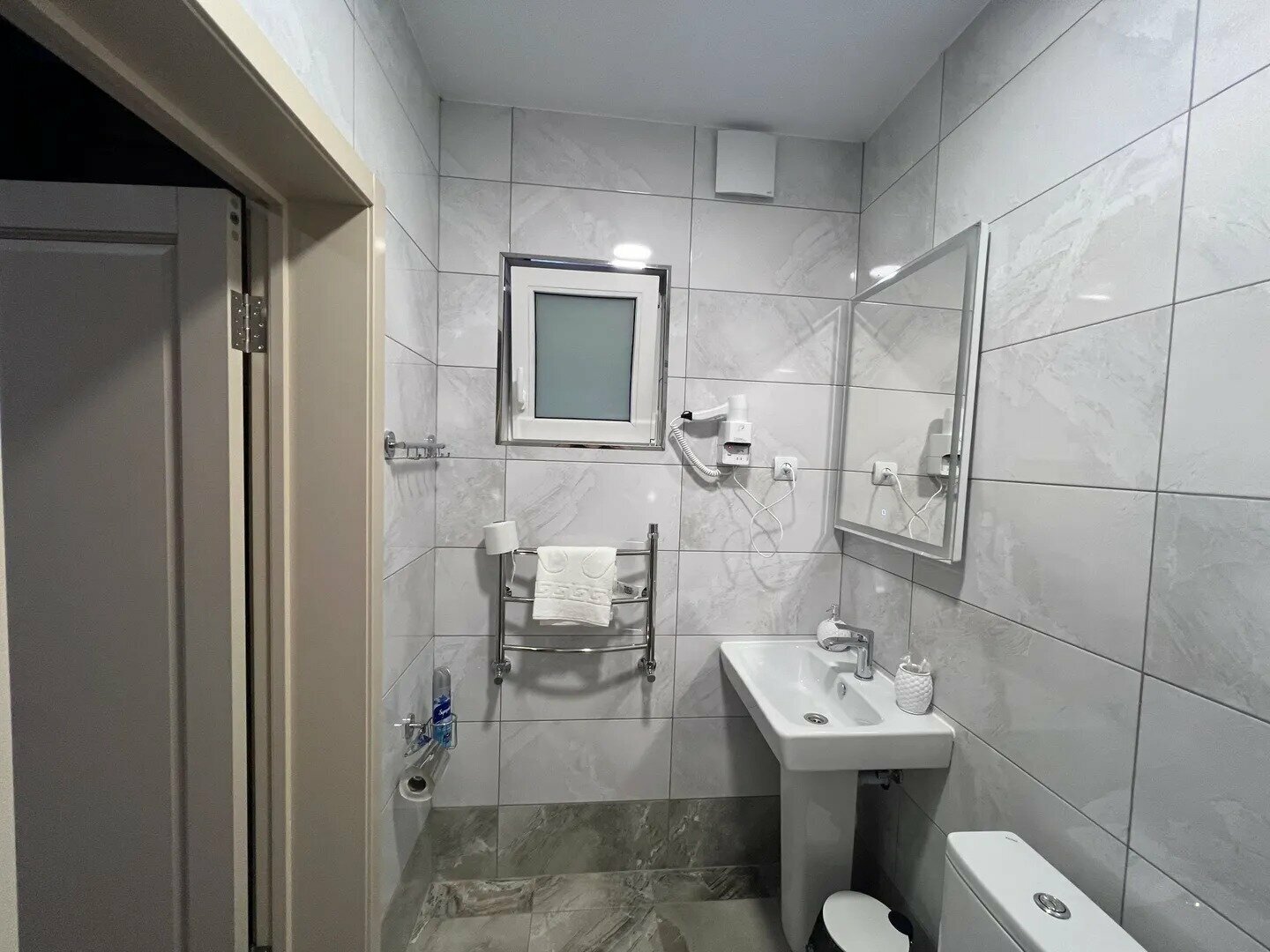 Джуниор Сюит