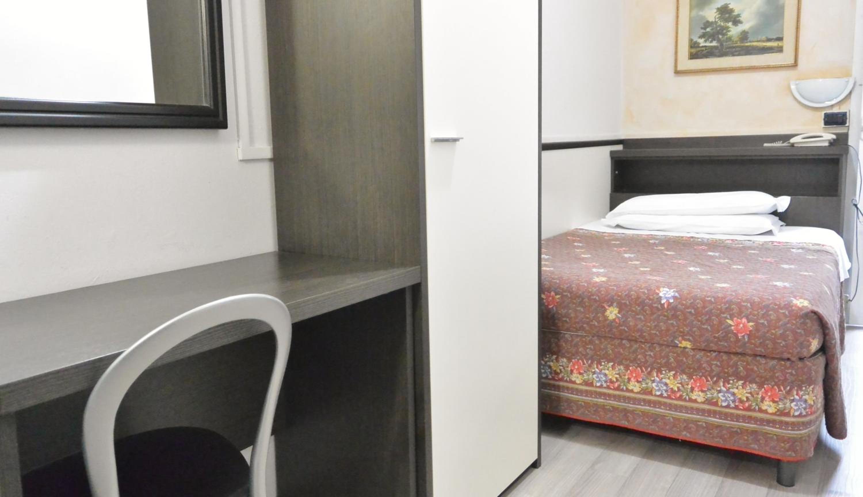 Single Room with Shared Bathroom