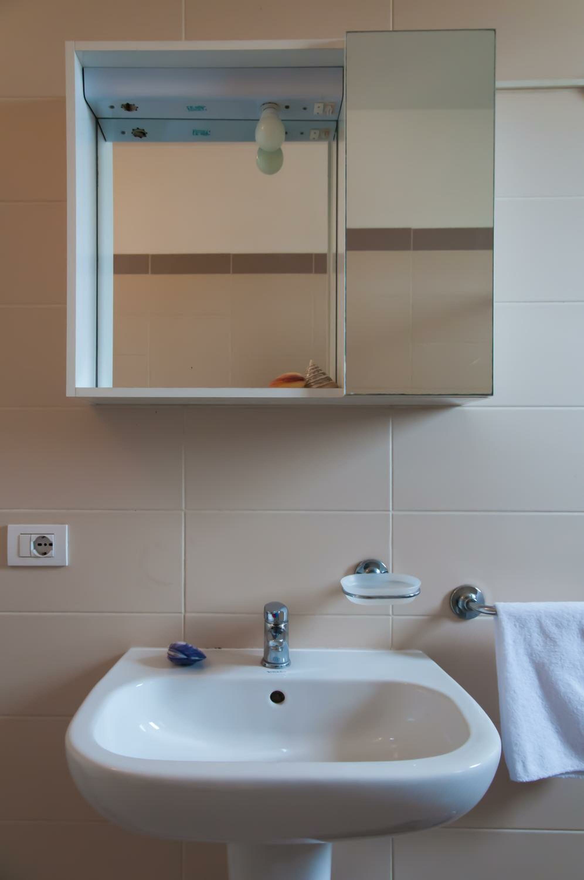 One-Bedroom Apartment with Balcony