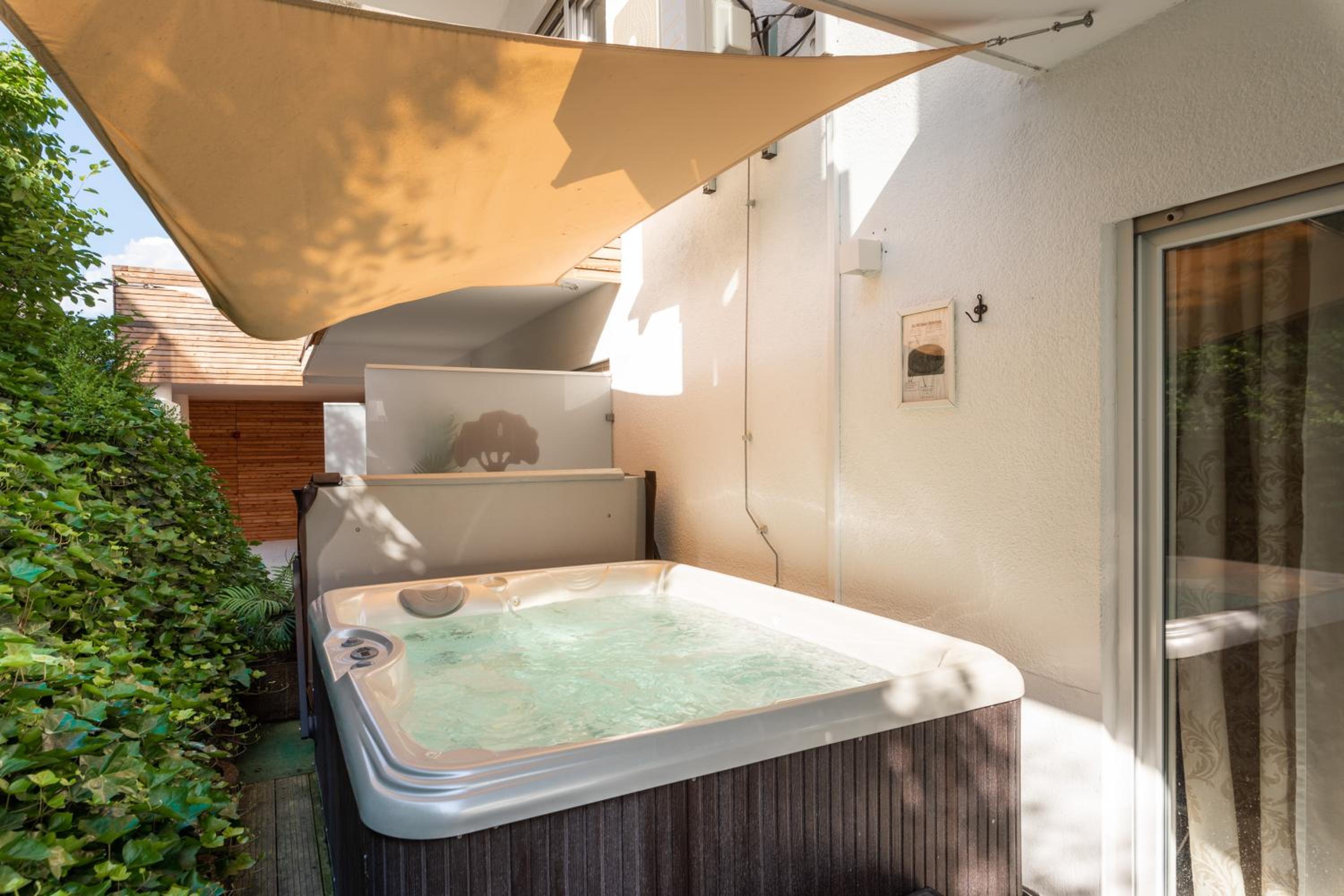 Double Room with Whirlpool