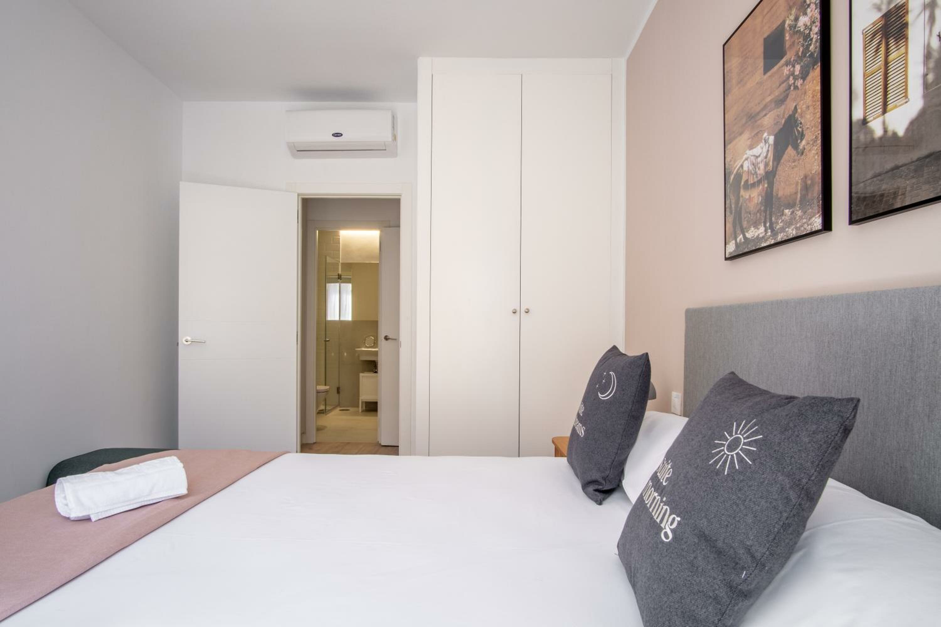 One-Bedroom Apartment with Balcony