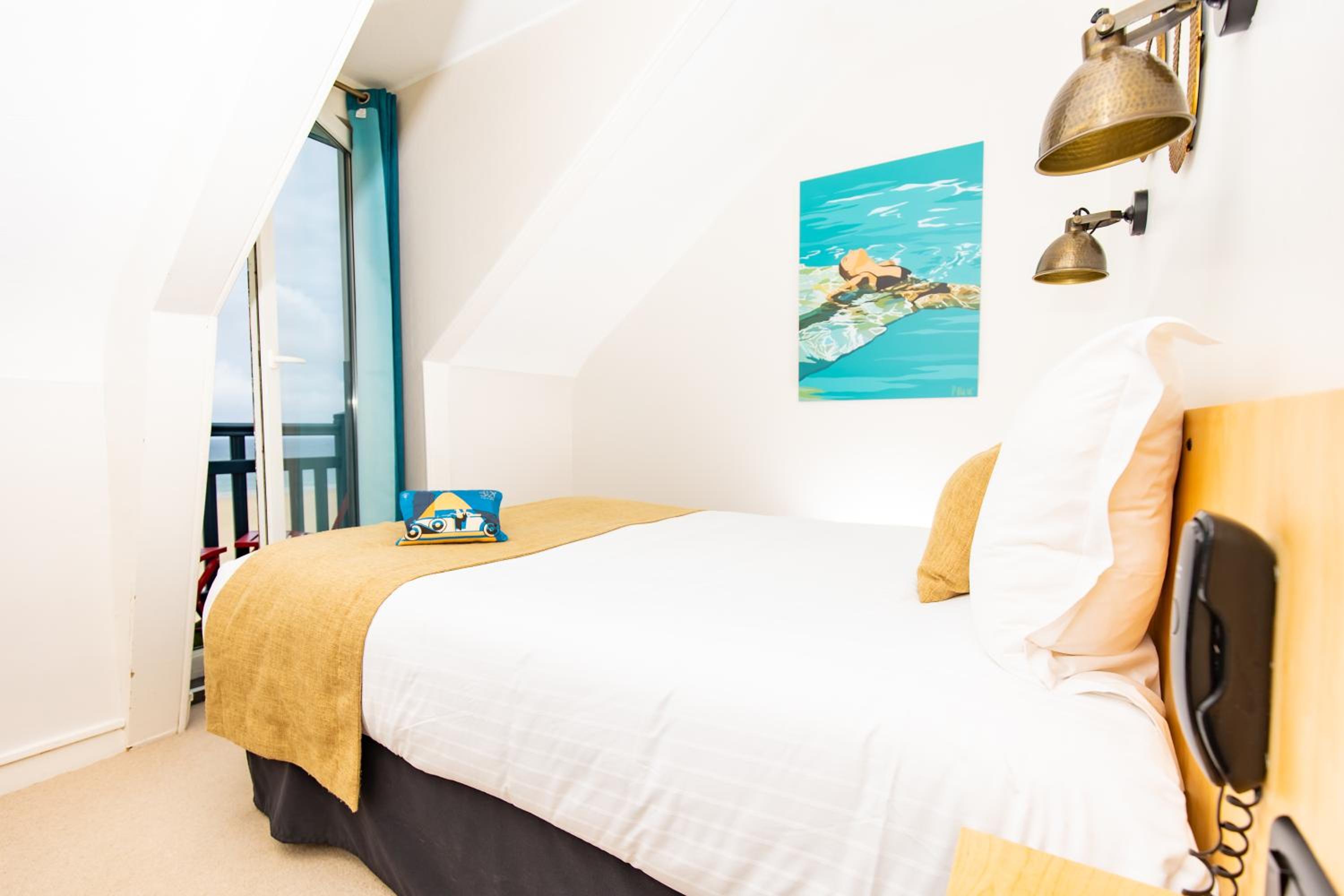 Small Attic Double Room with Sea View 