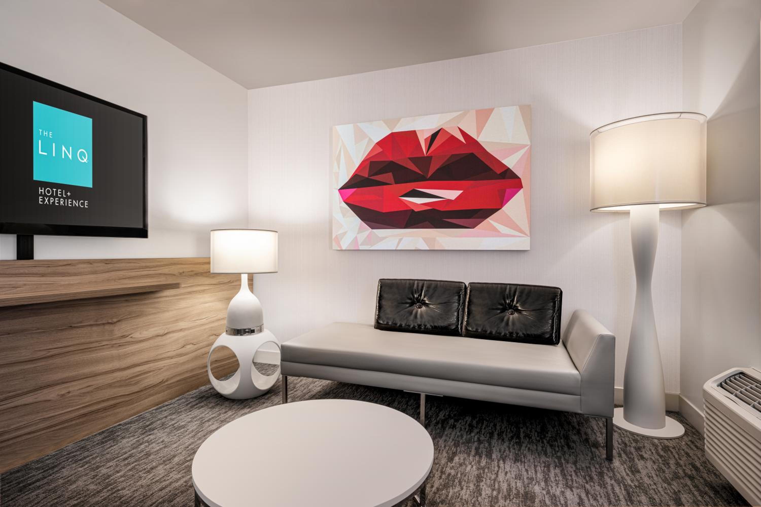 Premium Room, 1 King, Non-Smoking