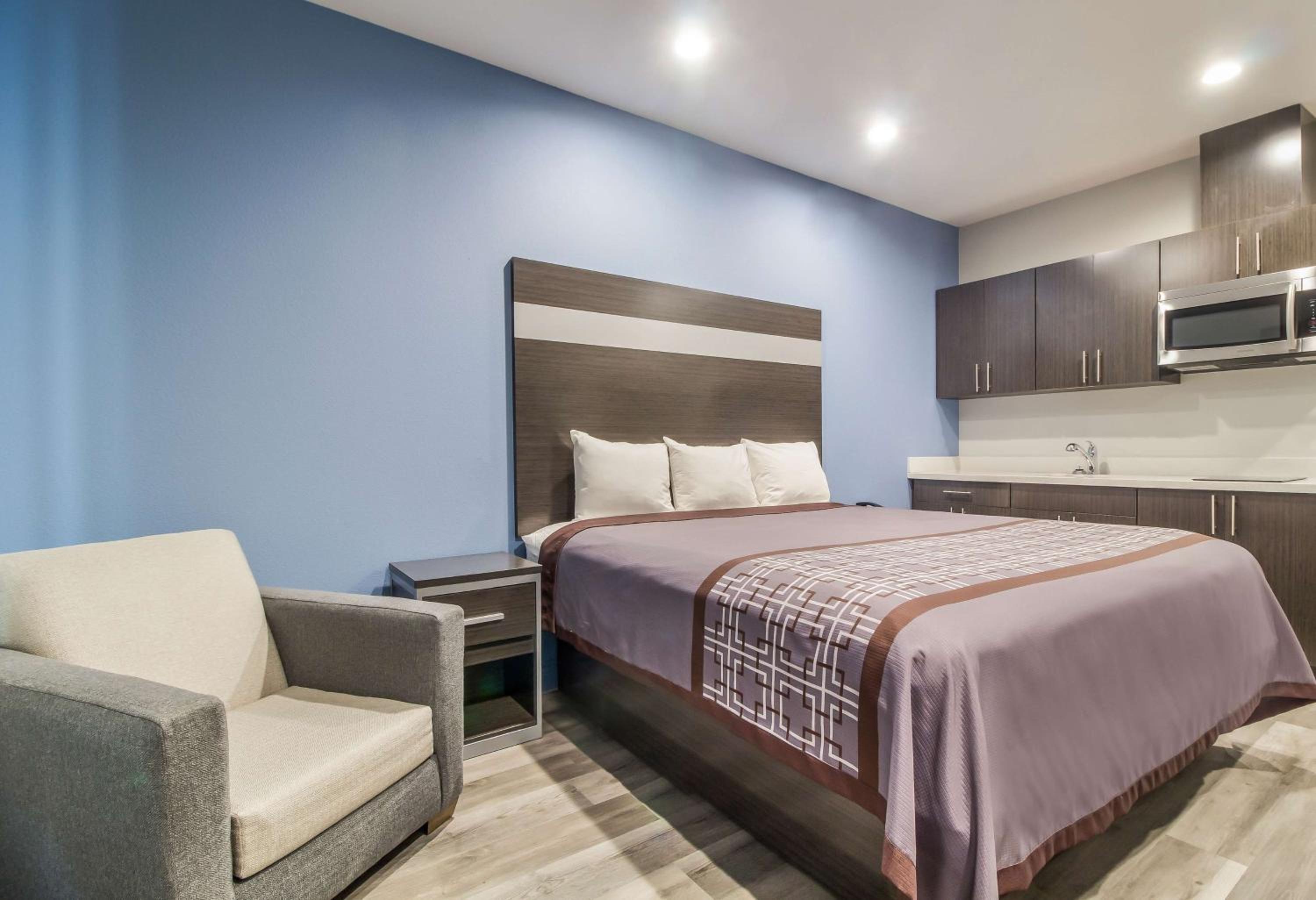 King Room - Non-Smoking