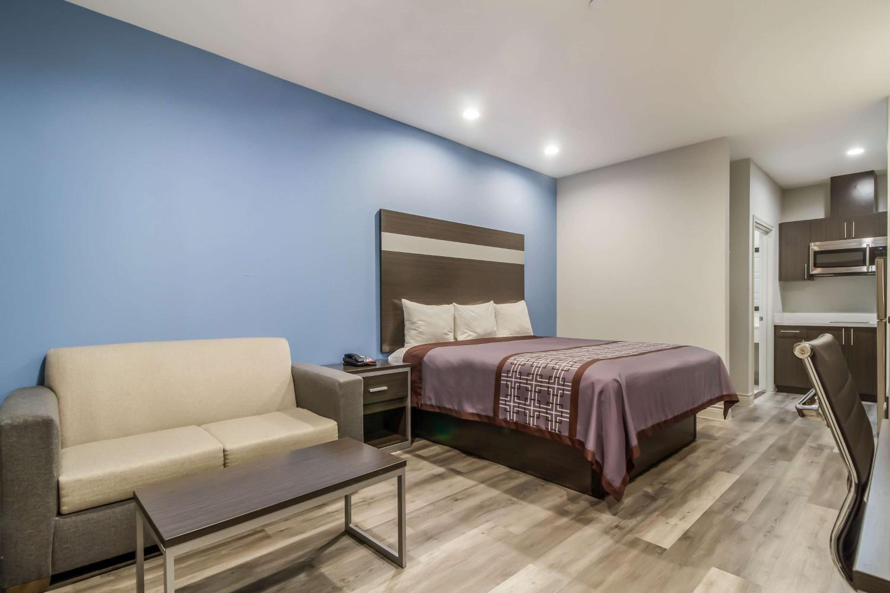 King Room - Non-Smoking