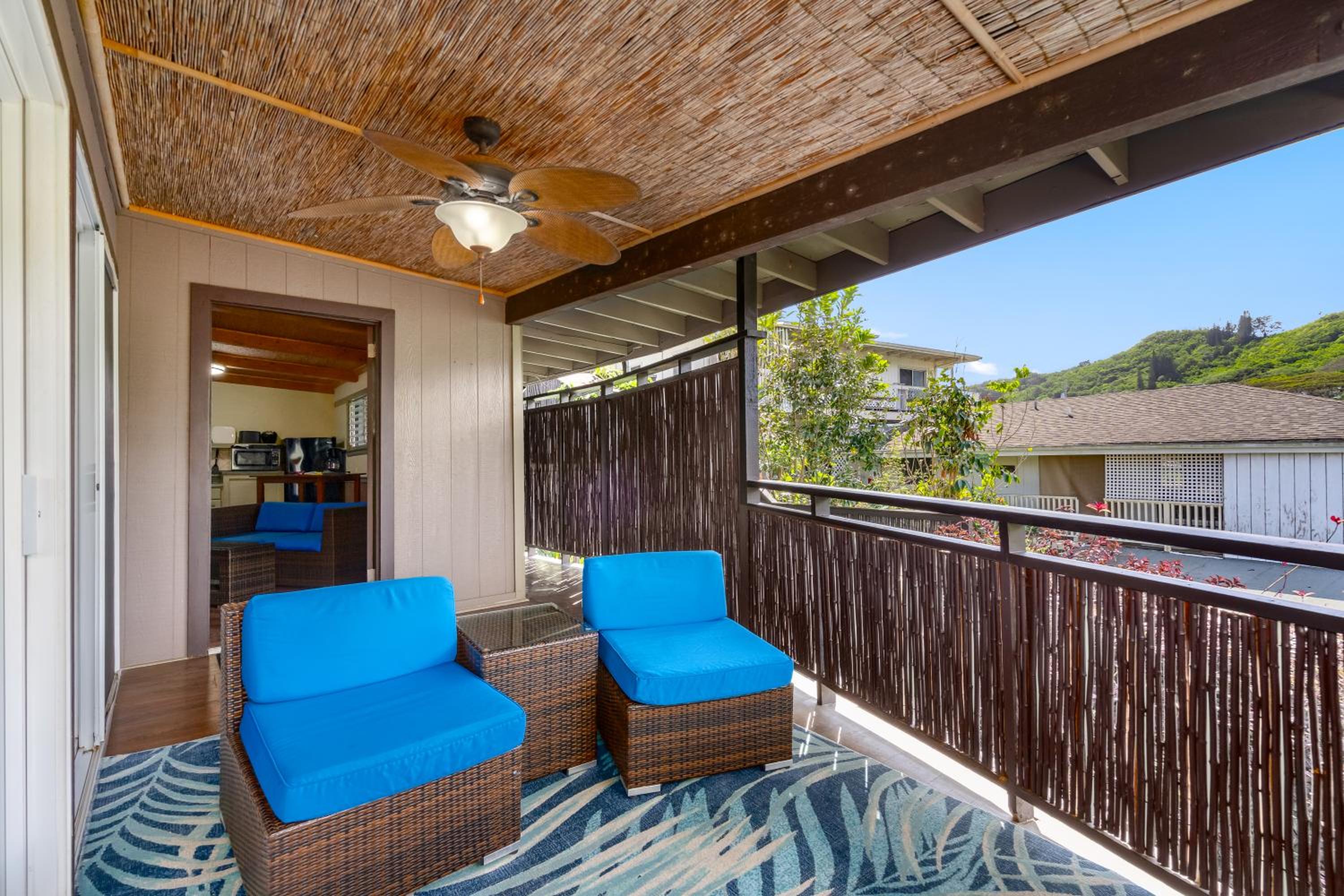 One-Bedroom Suite with Mountain View