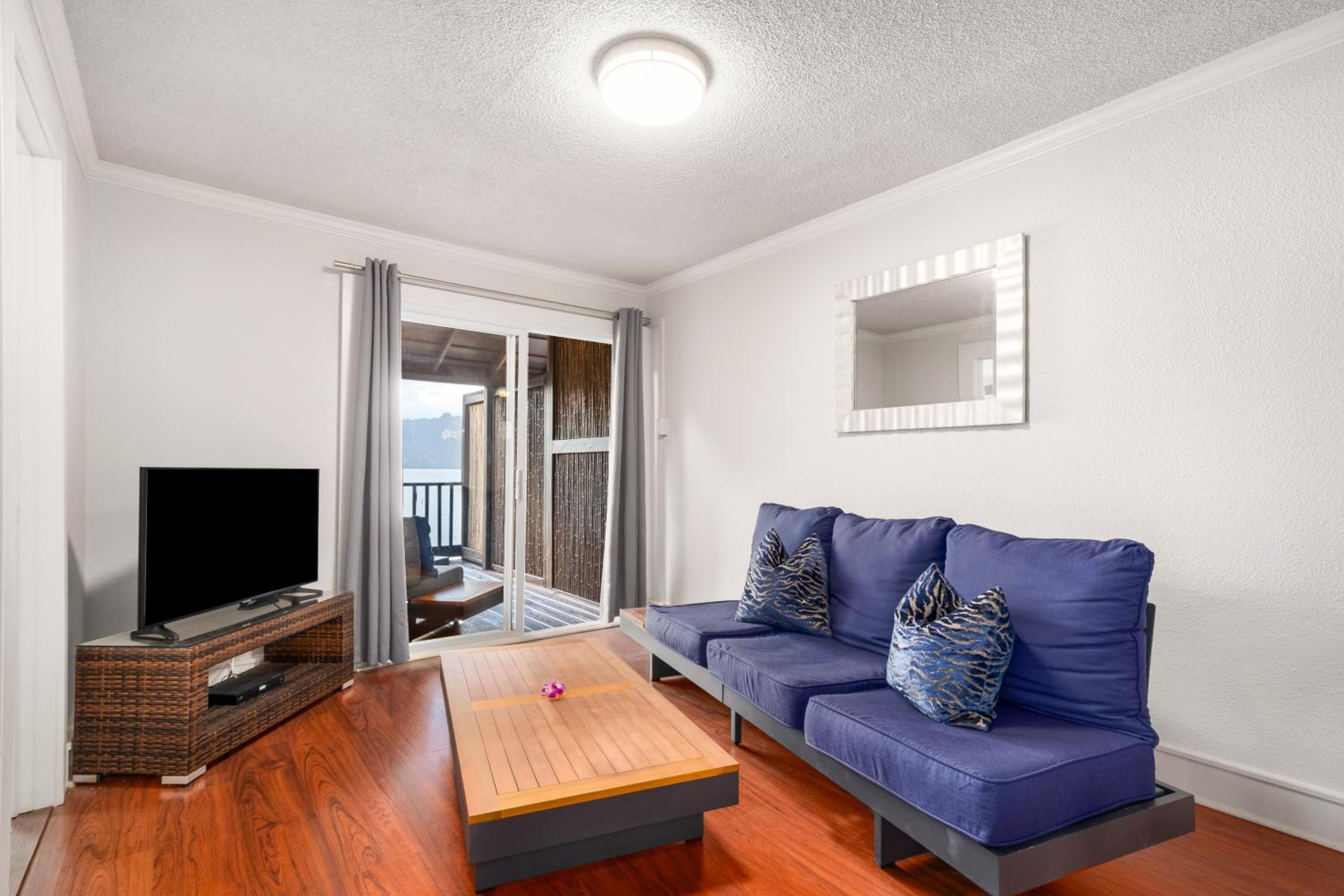 Two-Bedroom Cottage - Water Front