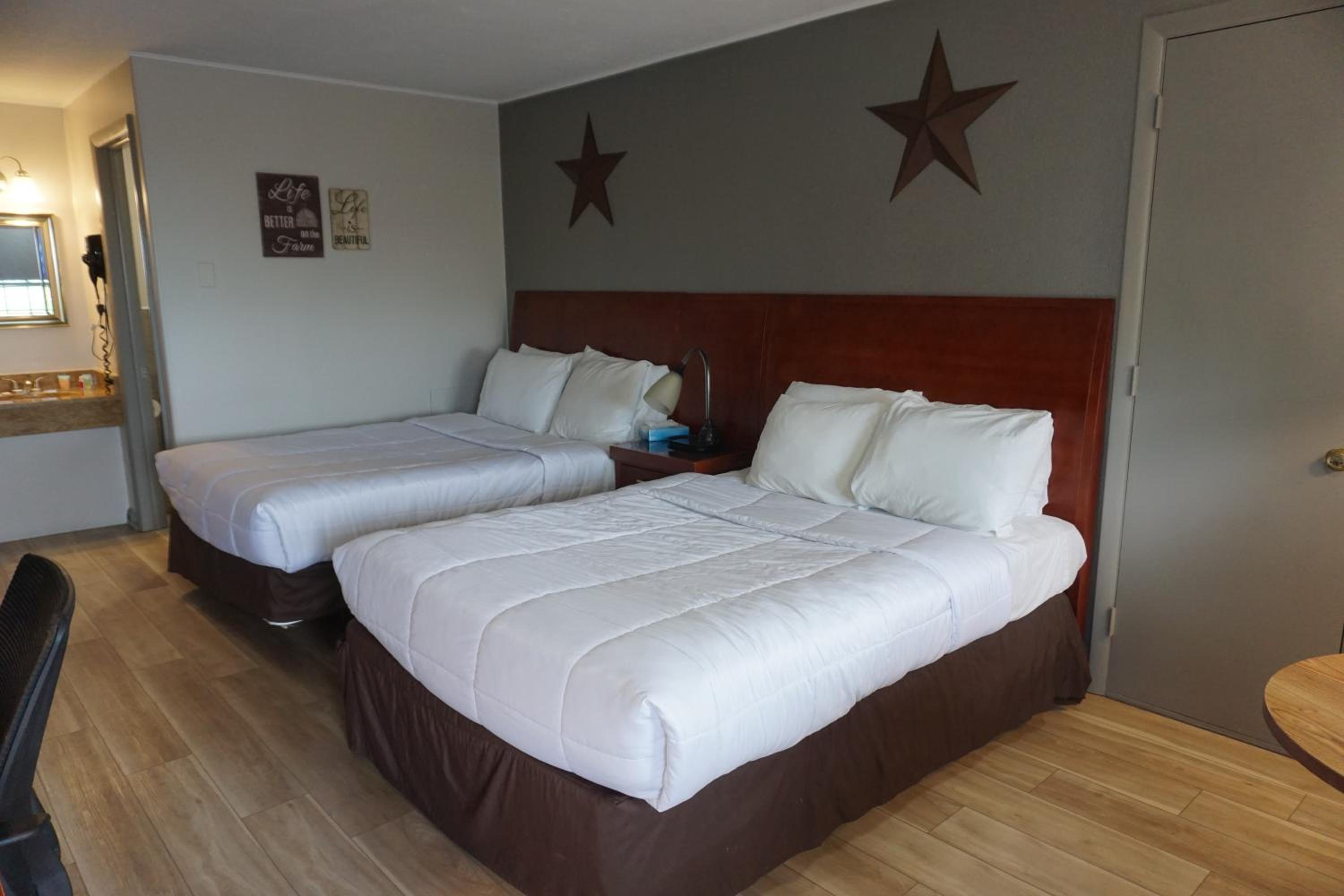 Queen Room with Two Queen Beds - Non-Smoking