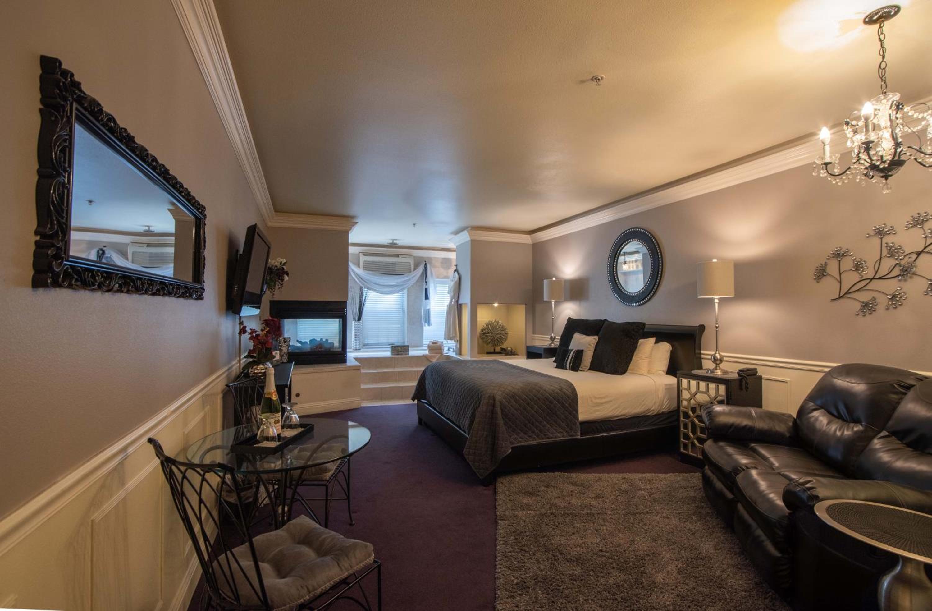 Deluxe Double Room with Balcony and Sea View