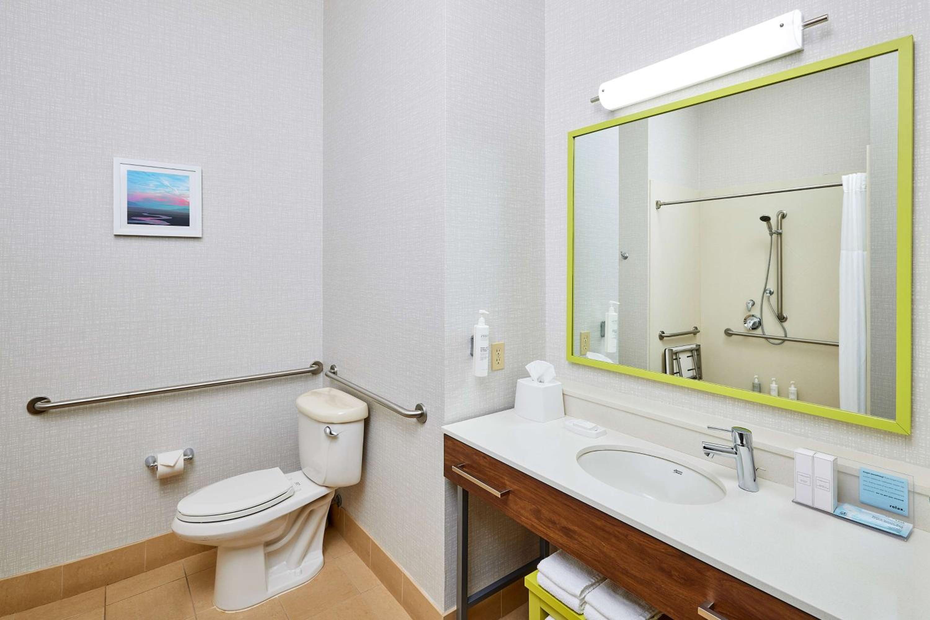 Queen Room with Two Queen Beds - Mobility and Hearing Access/Non-Smoking