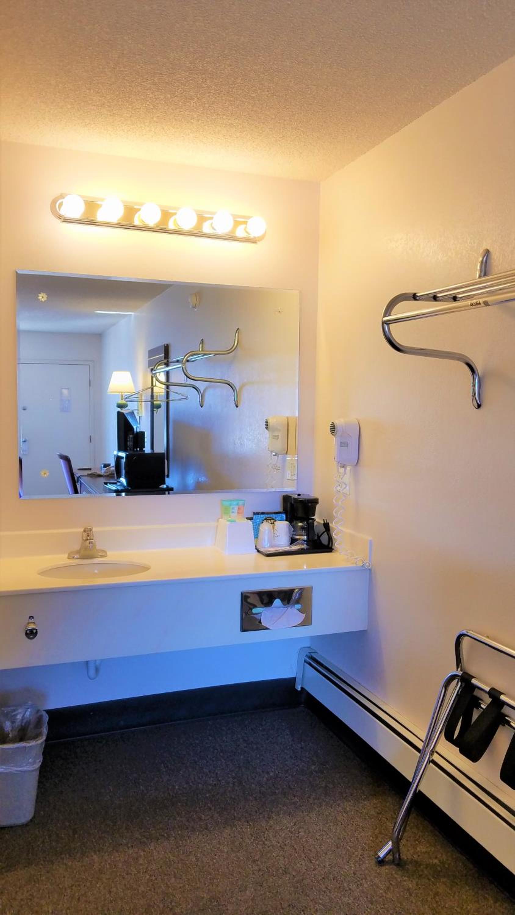 King Room - Non-Smoking