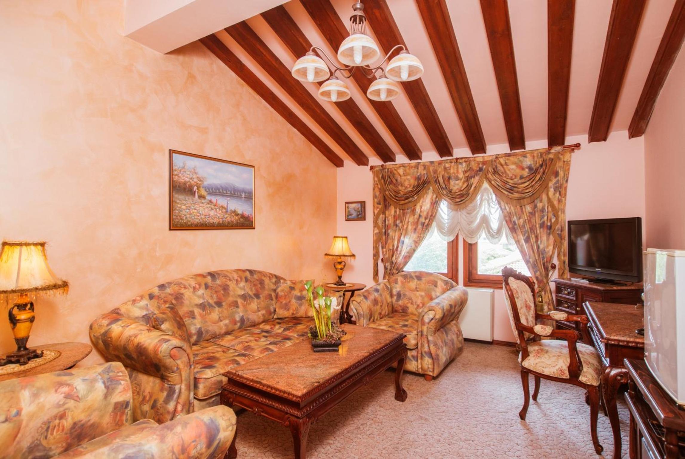 Suite with Extra Bed - Free Parking