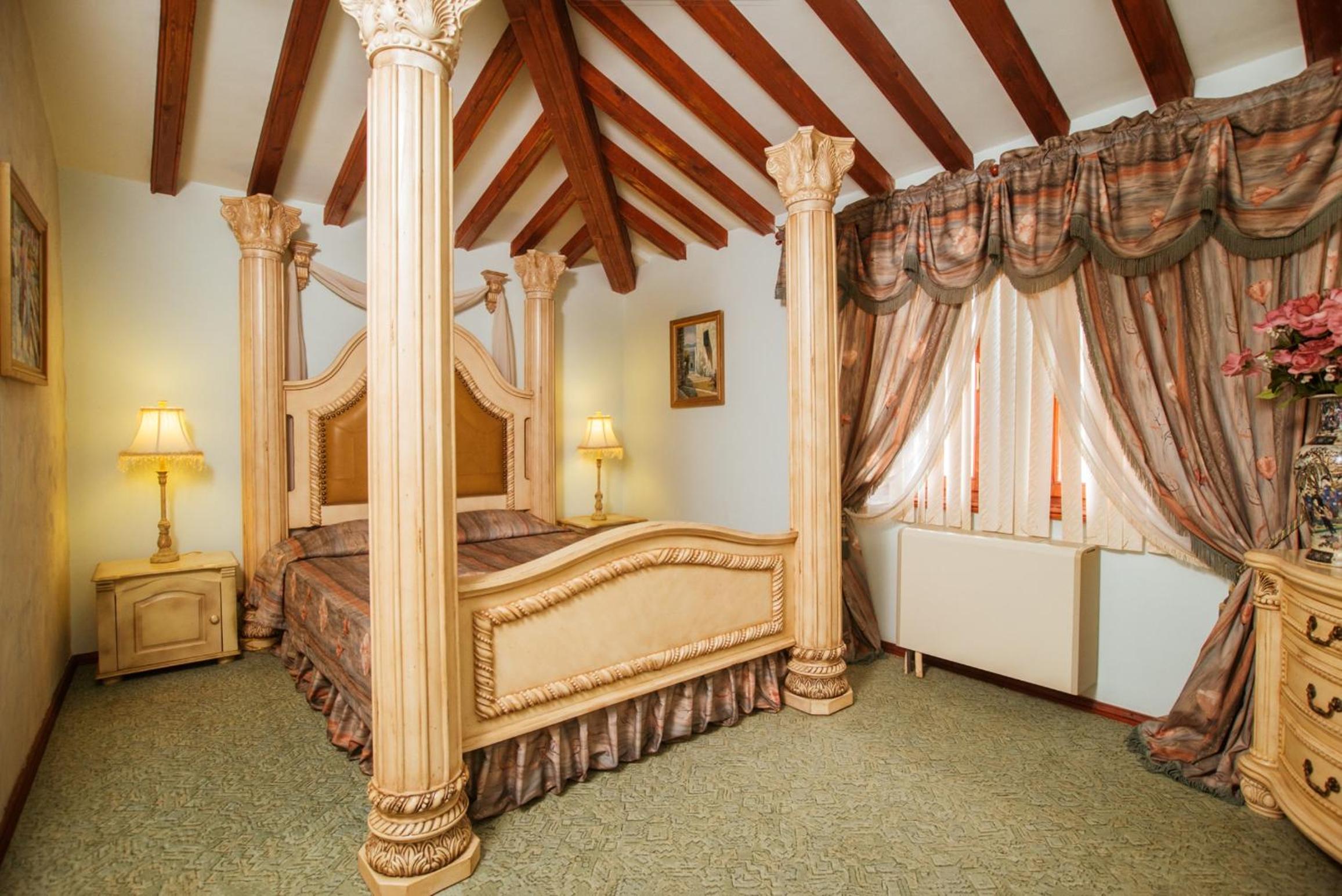 Suite with Free Parking