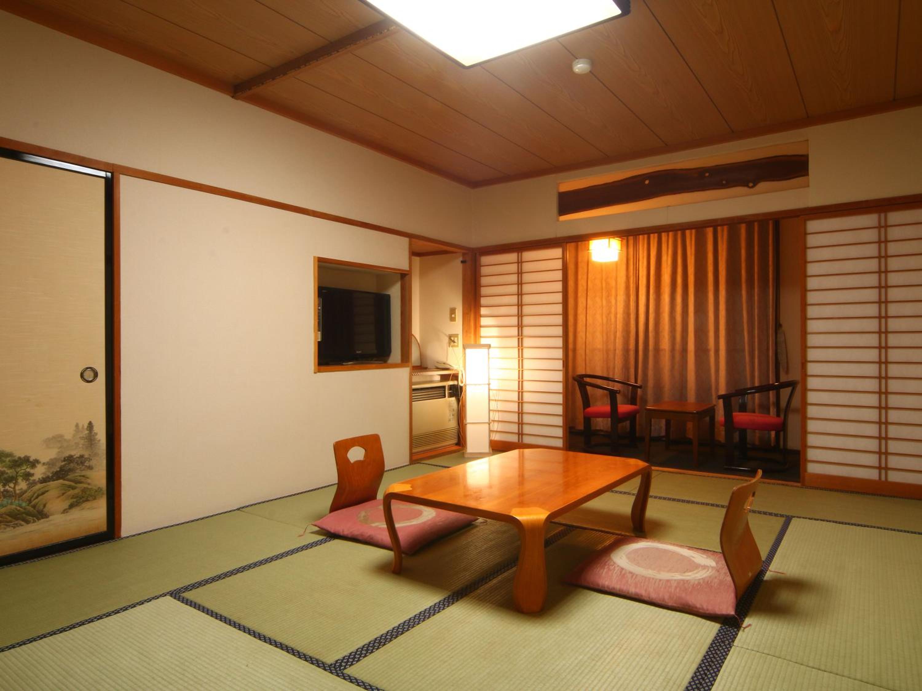 Superior Japanese-Style Room