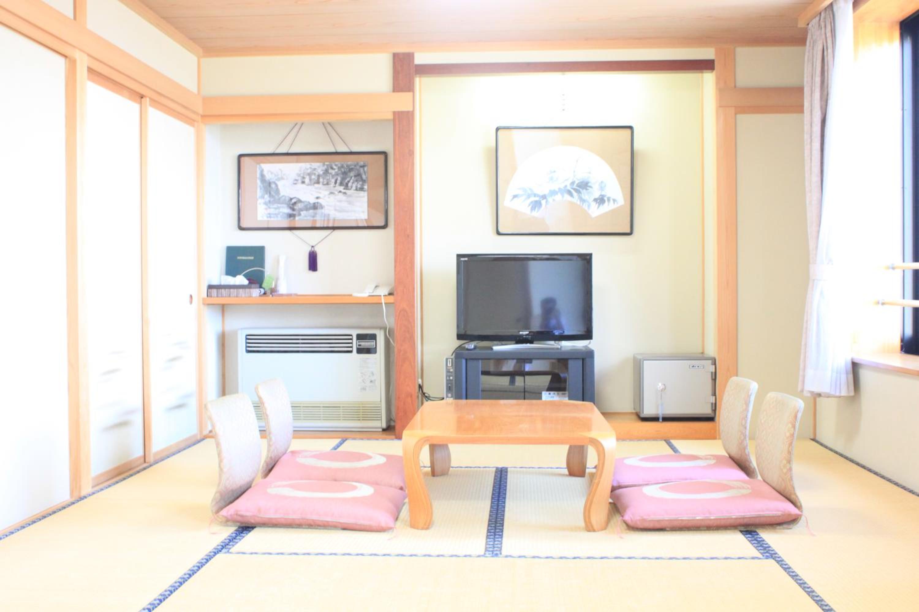 Superior Japanese-Style Room