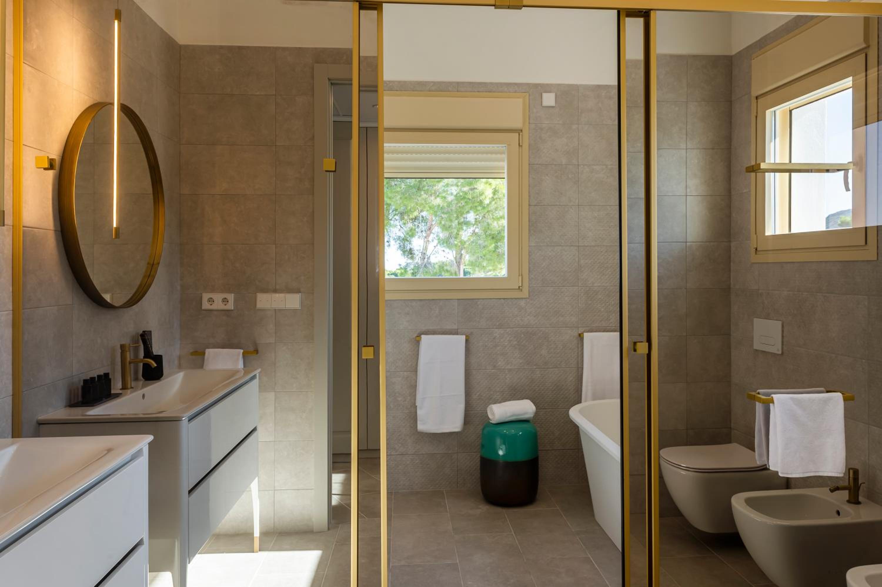 Deluxe Double Room with Bath