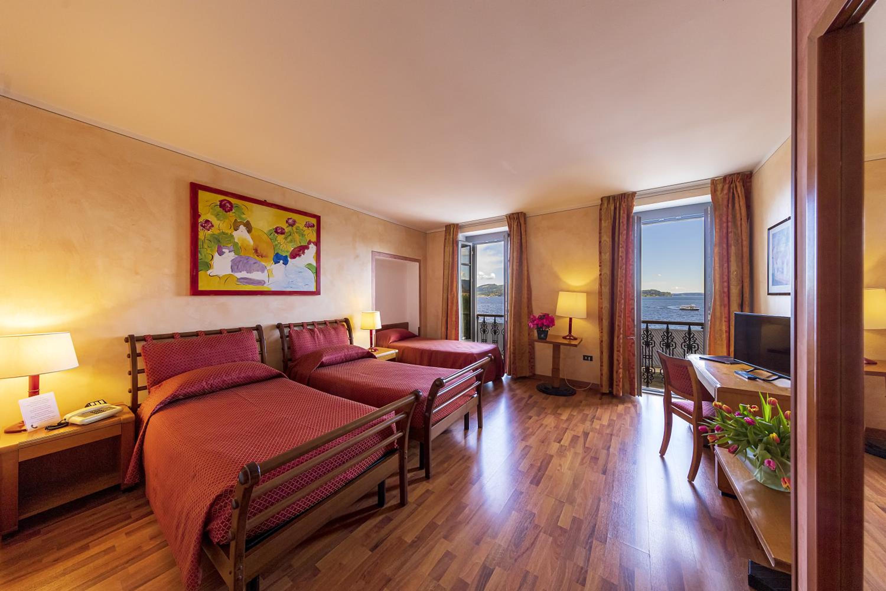 Double or Twin Room with Lake View