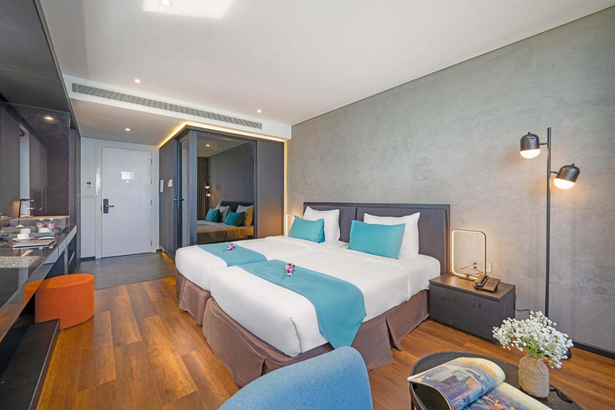 Premier Twin Room with Sea View