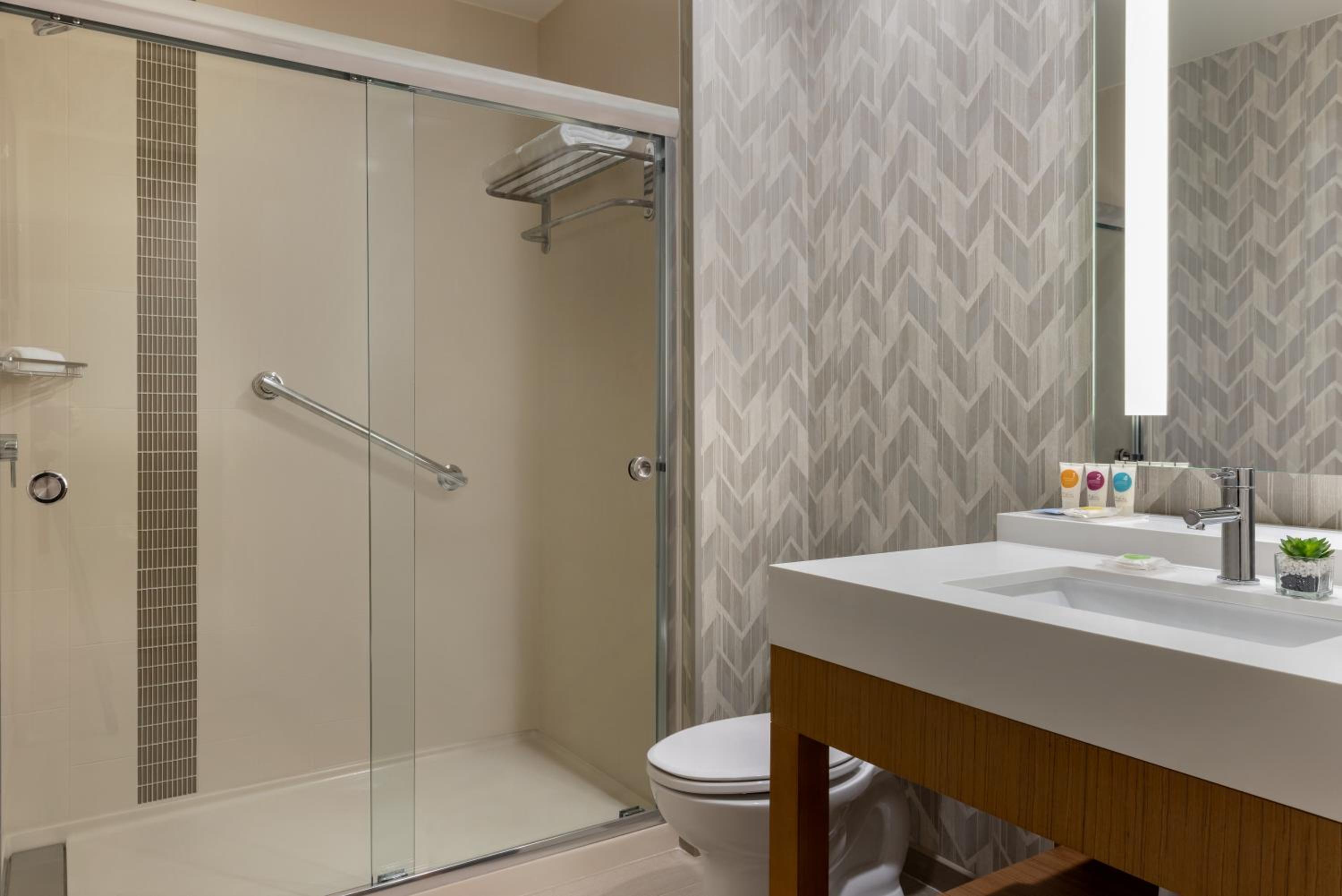 Queen Room with Two Queen Beds and Sofa Bed - High Floor