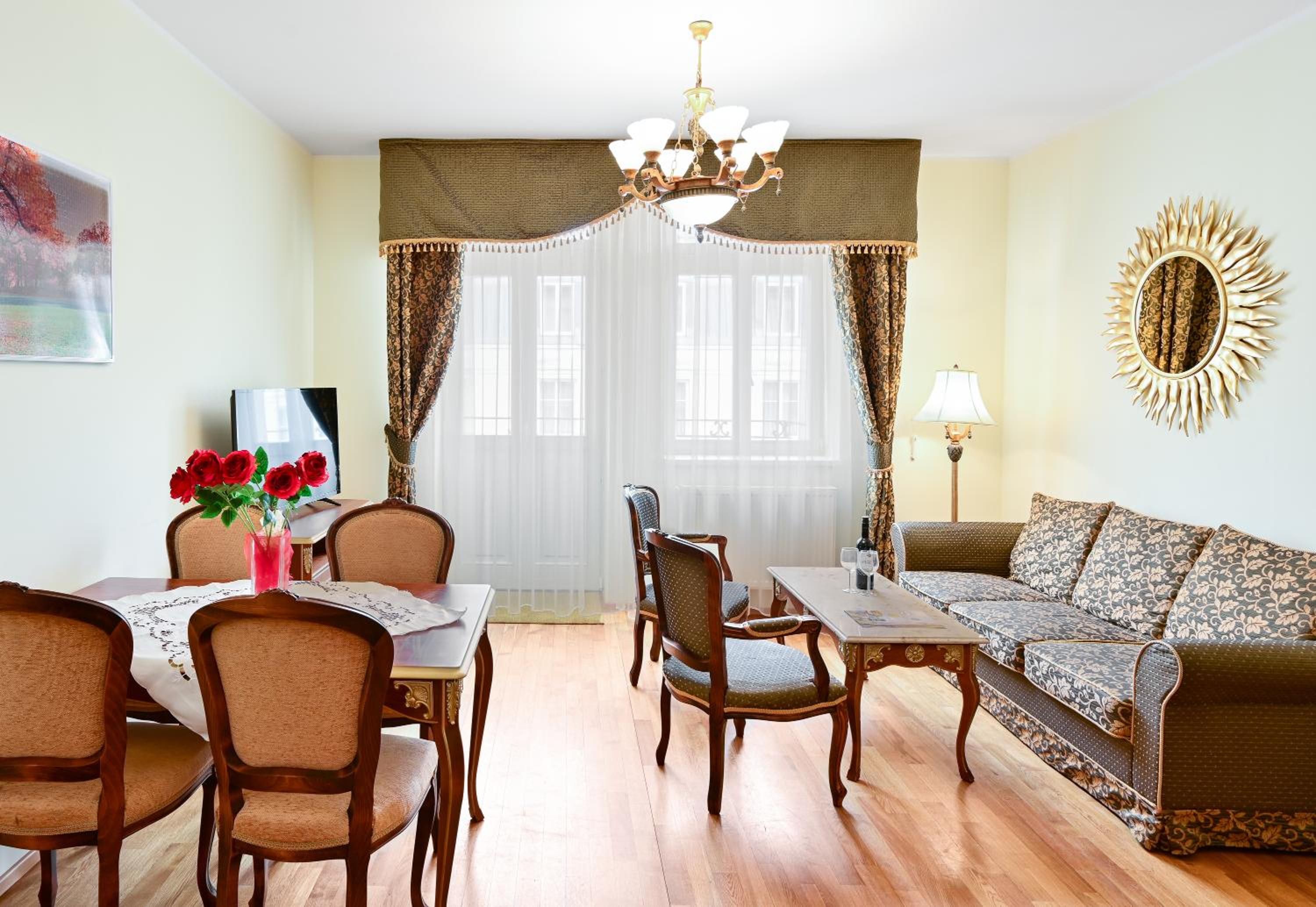 Family Apartment with Balcony