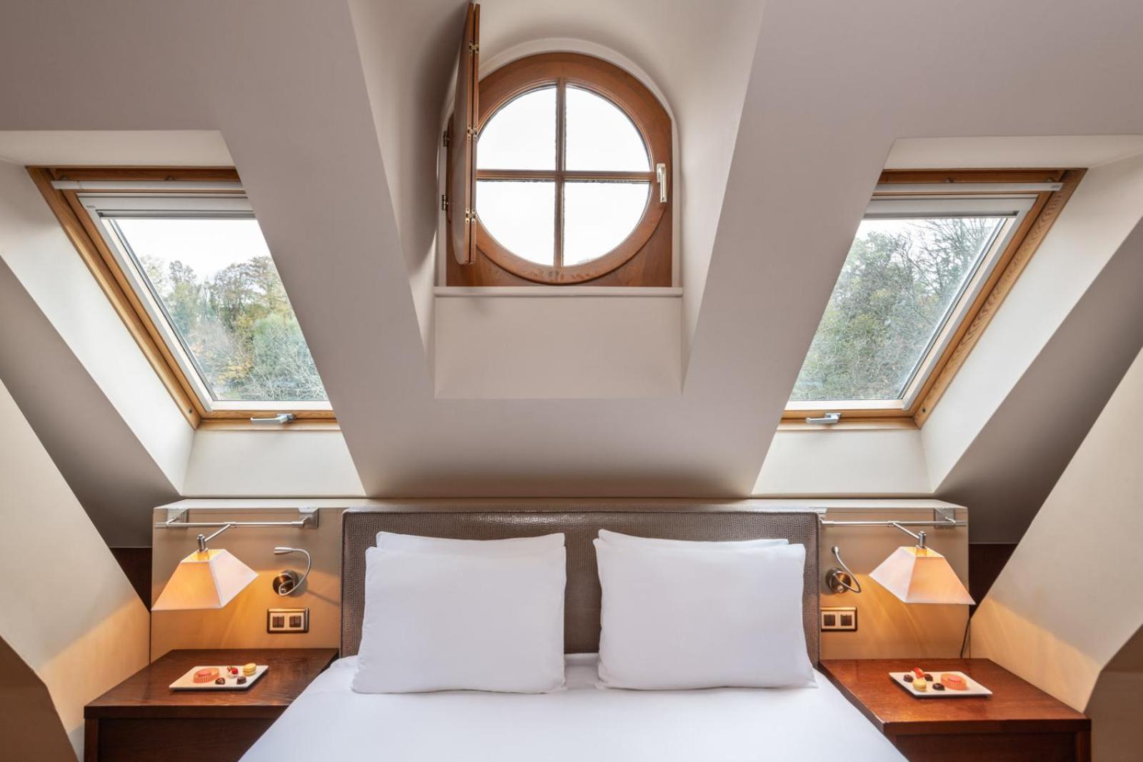 Queen Room with Garden View