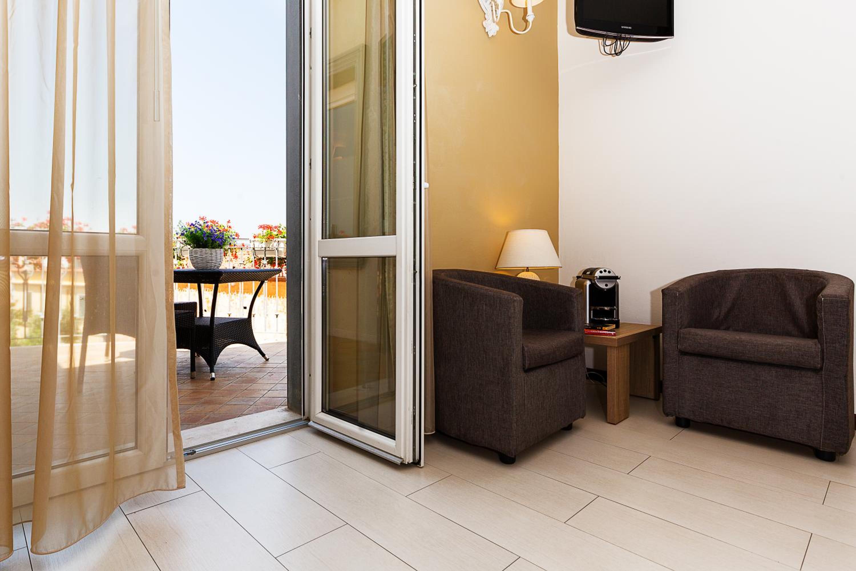Studio with Terrace