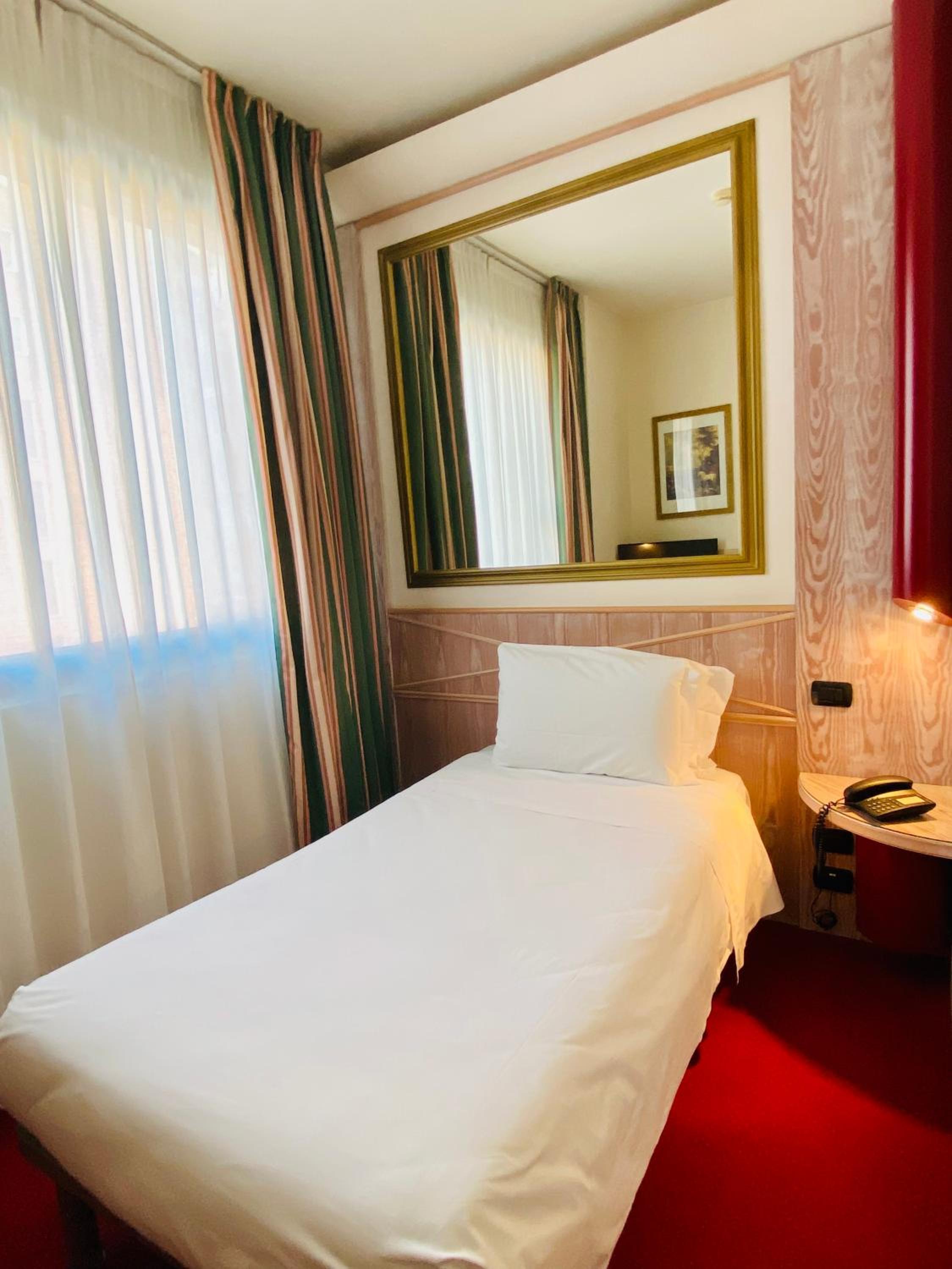 Single Room - Disability Access