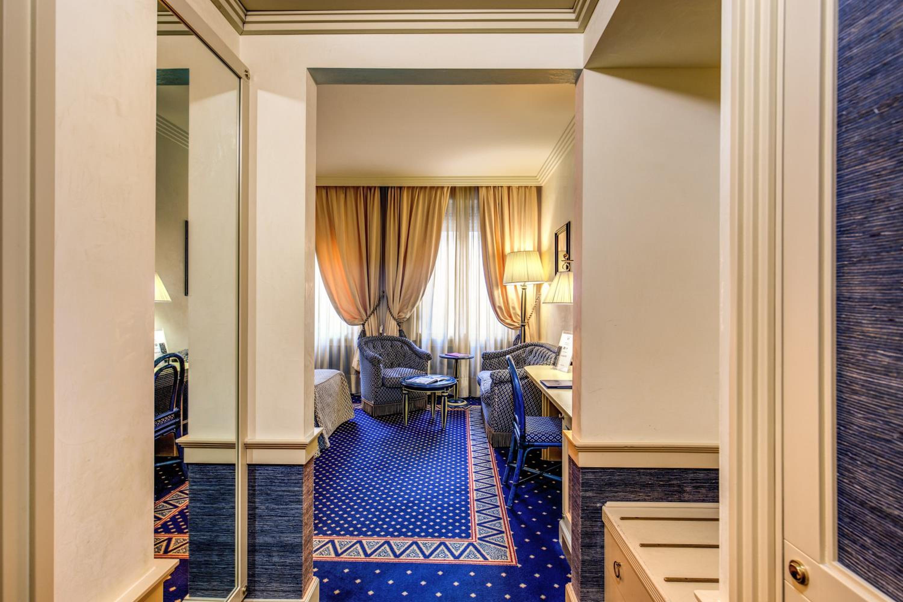 Family Room (2 Adults + 1 Child)