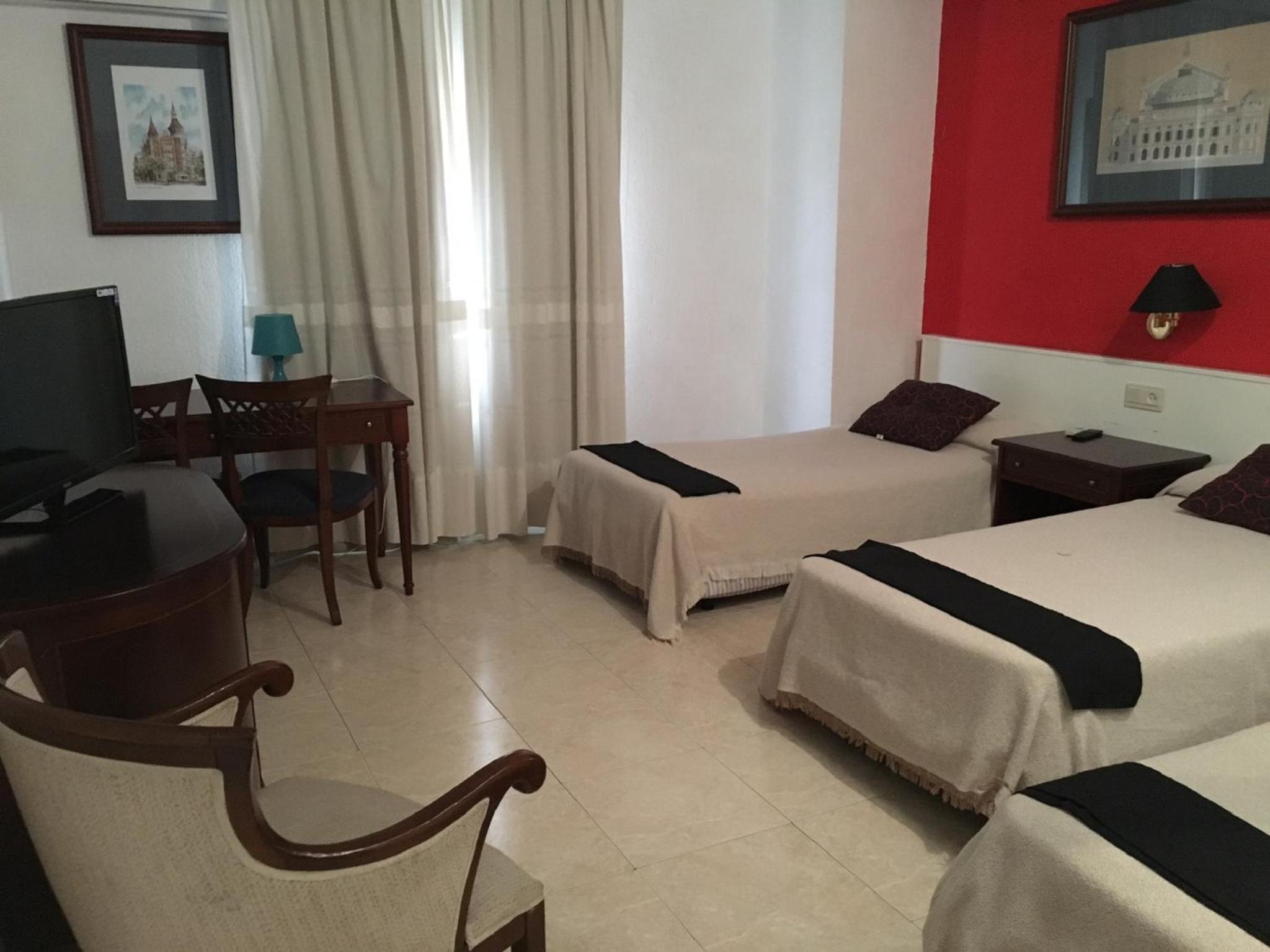 Triple Room