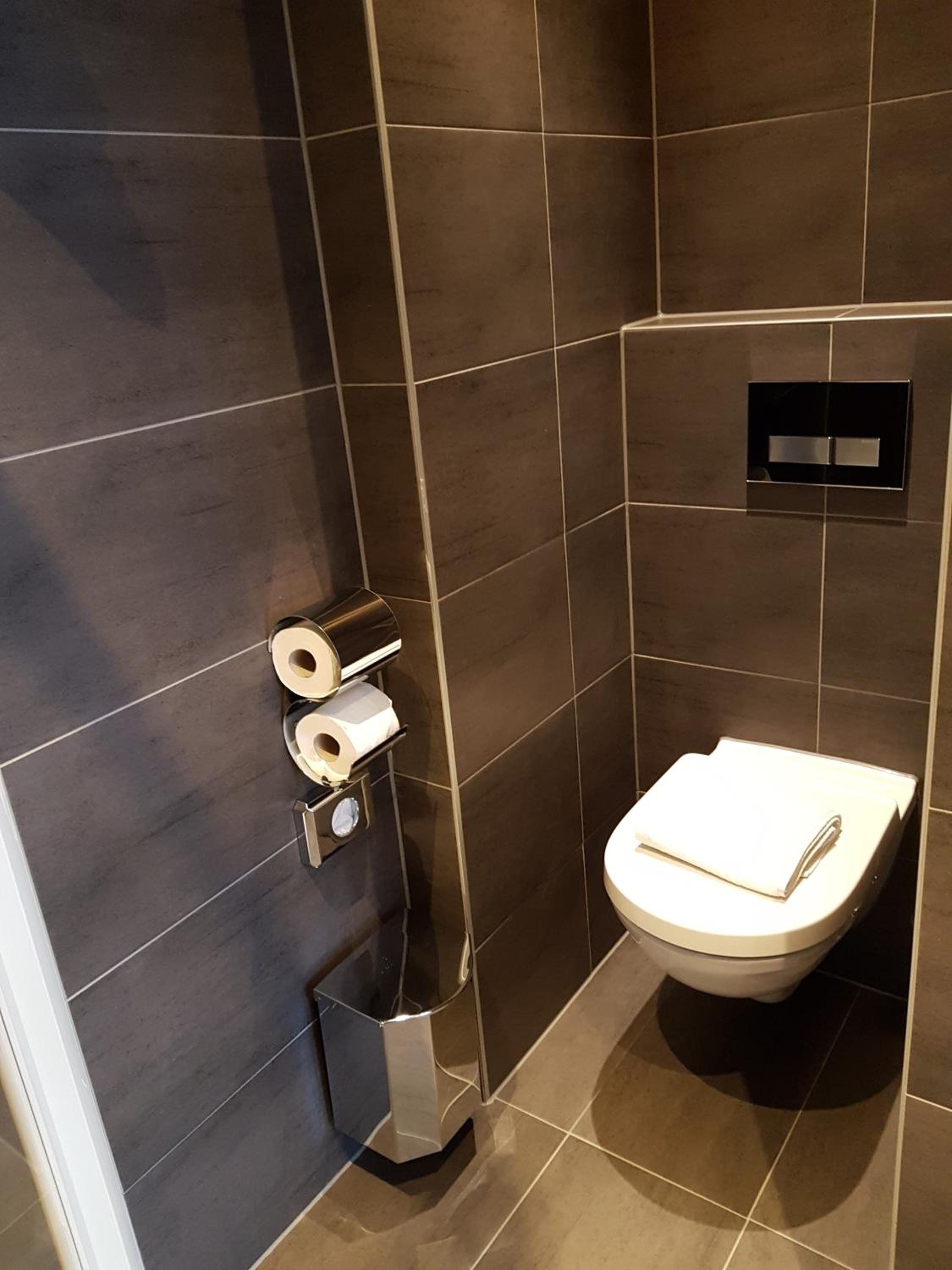 Quintuple Room (3 Adults + 2 Children)