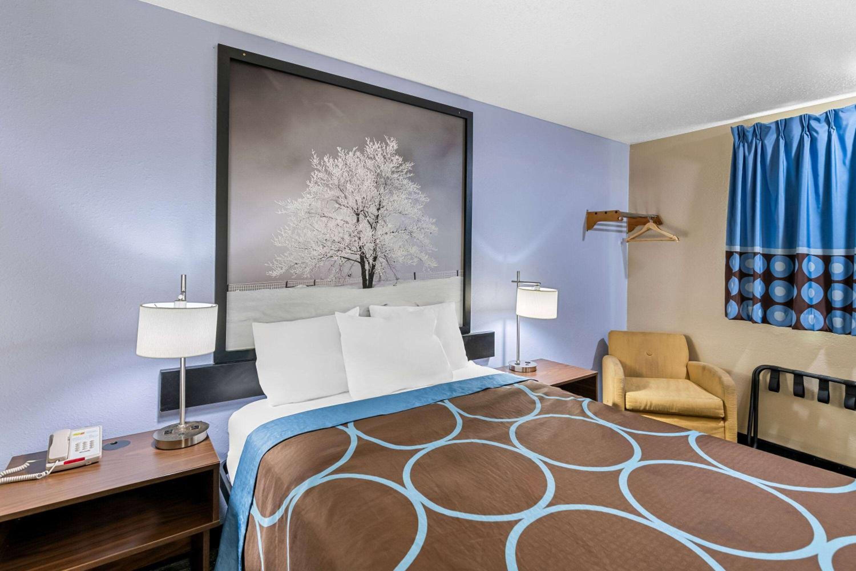 Queen Room - Mobility Access/Non-Smoking