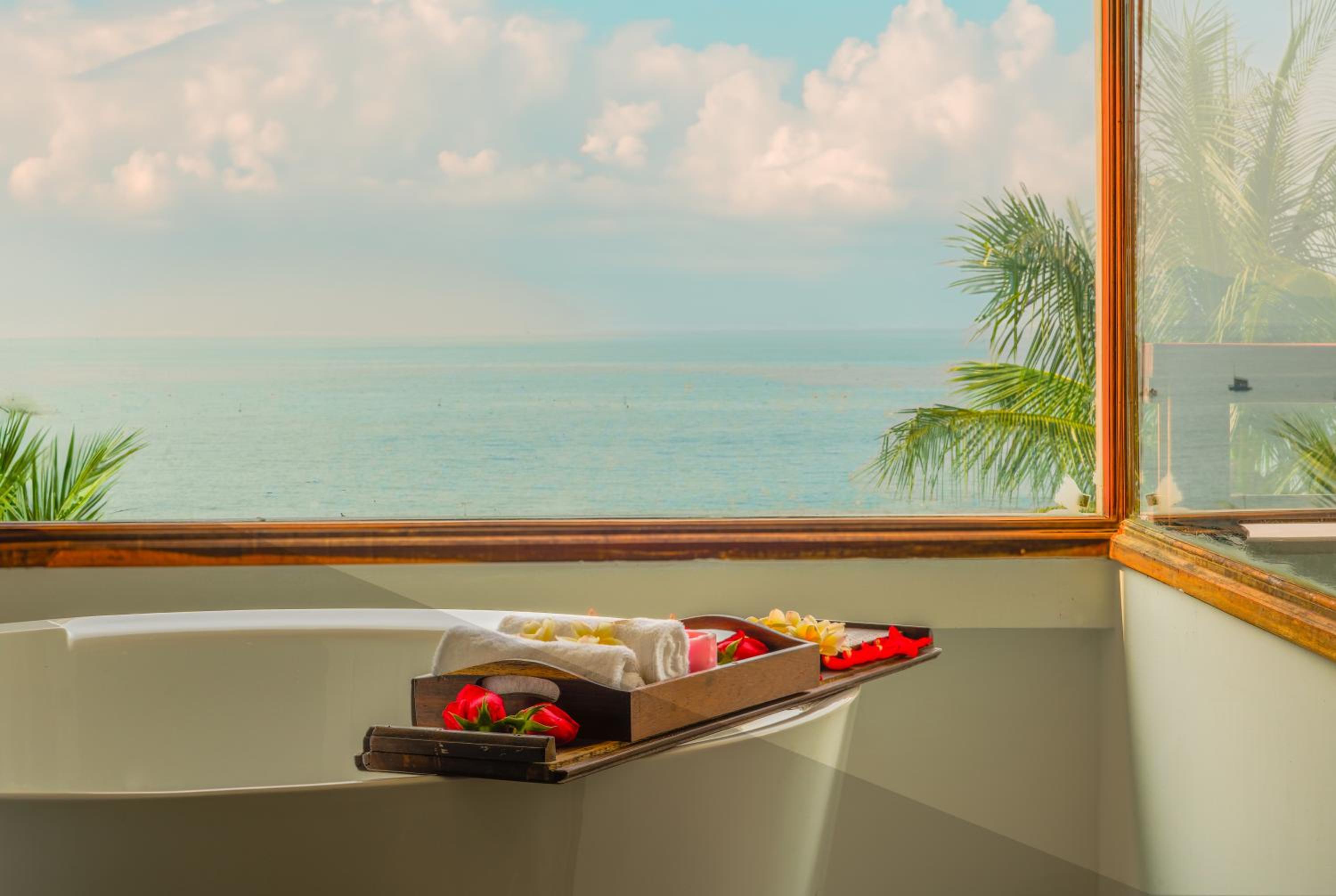 Premier Executive Ocean Suite